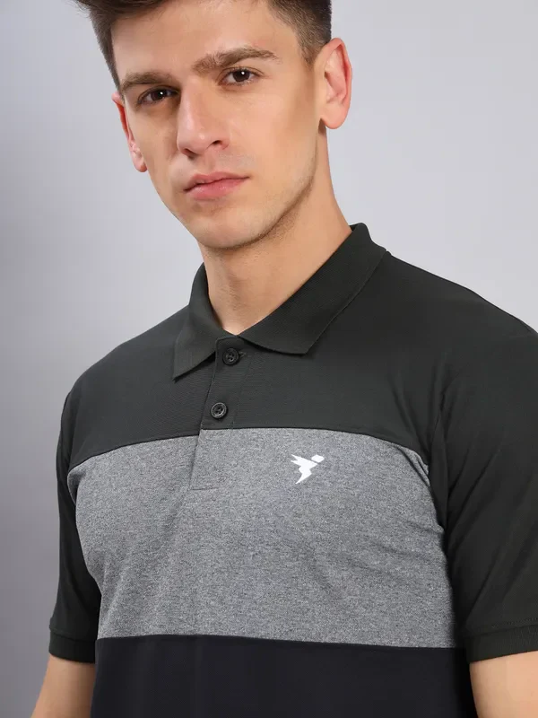 Men Colorblock Slim Fit Polo T-shirt with MATPIQ - Image 4
