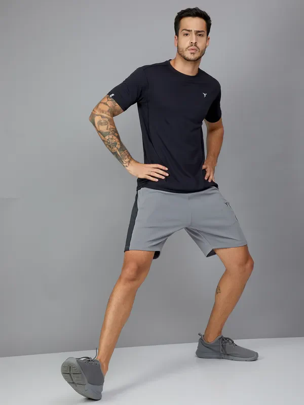 Men Colorblock Slim Fit Shorts with TECHNO DRY - Image 2