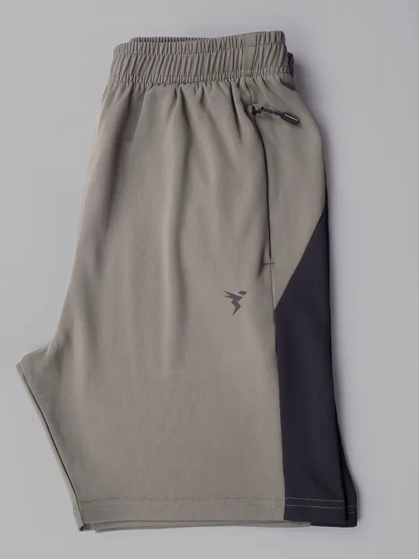 Men Colorblock Slim Fit Shorts with TECHNO DRY - Image 7