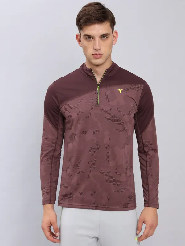 Men Jacquard Slim Fit Mock Neck T-shirt with TECHNO COOL+