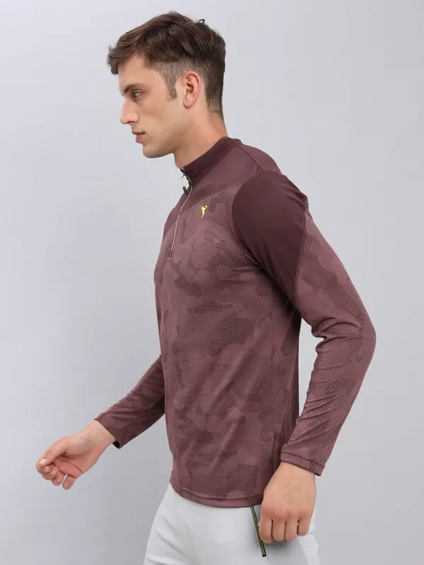 Men Jacquard Slim Fit Mock Neck T-shirt with TECHNO COOL+ - Image 6