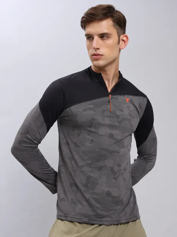 Men Jacquard Slim Fit Mock Neck T-shirt with TECHNO COOL+ - Image 5