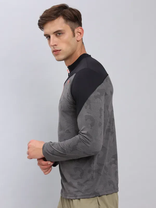 Men Jacquard Slim Fit Mock Neck T-shirt with TECHNO COOL+ - Image 7