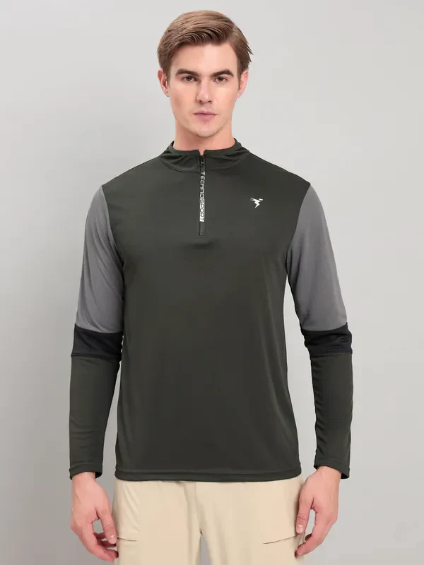 Men Colorblock Slim Fit Mock Neck T-shirt with TECHNO COOL+ - Image 6