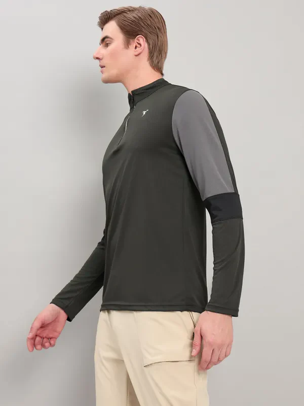 Men Colorblock Slim Fit Mock Neck T-shirt with TECHNO COOL+ - Image 8