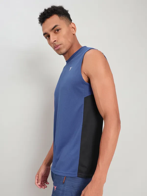 Men Solid Slim Fit Crew Neck Innerwear Vest with TECHNO COOL+ - Image 4