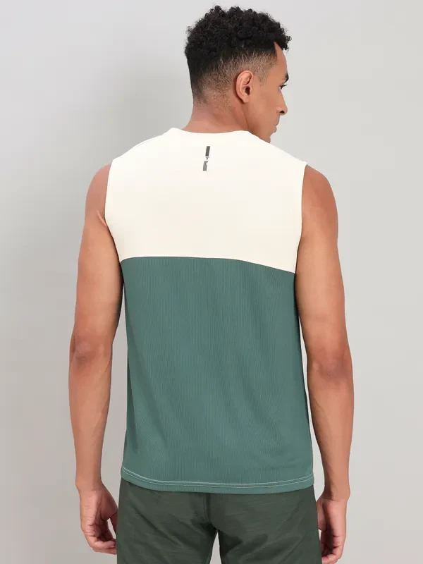 Men Solid Slim Fit Crew Neck Innerwear Vest with TECHNO COOL+ - Image 2