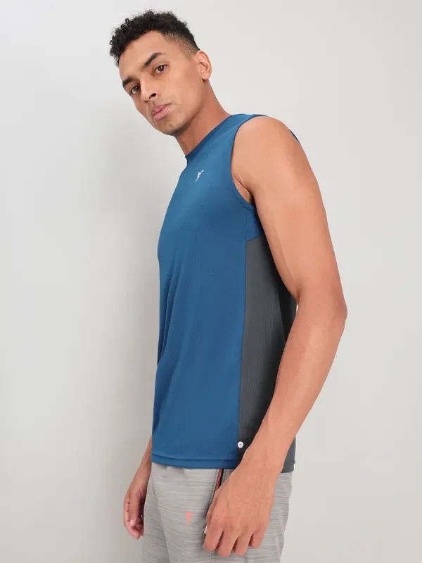 Men Solid Slim Fit Crew Neck Innerwear Vest with TECHNO COOL+ - Image 4