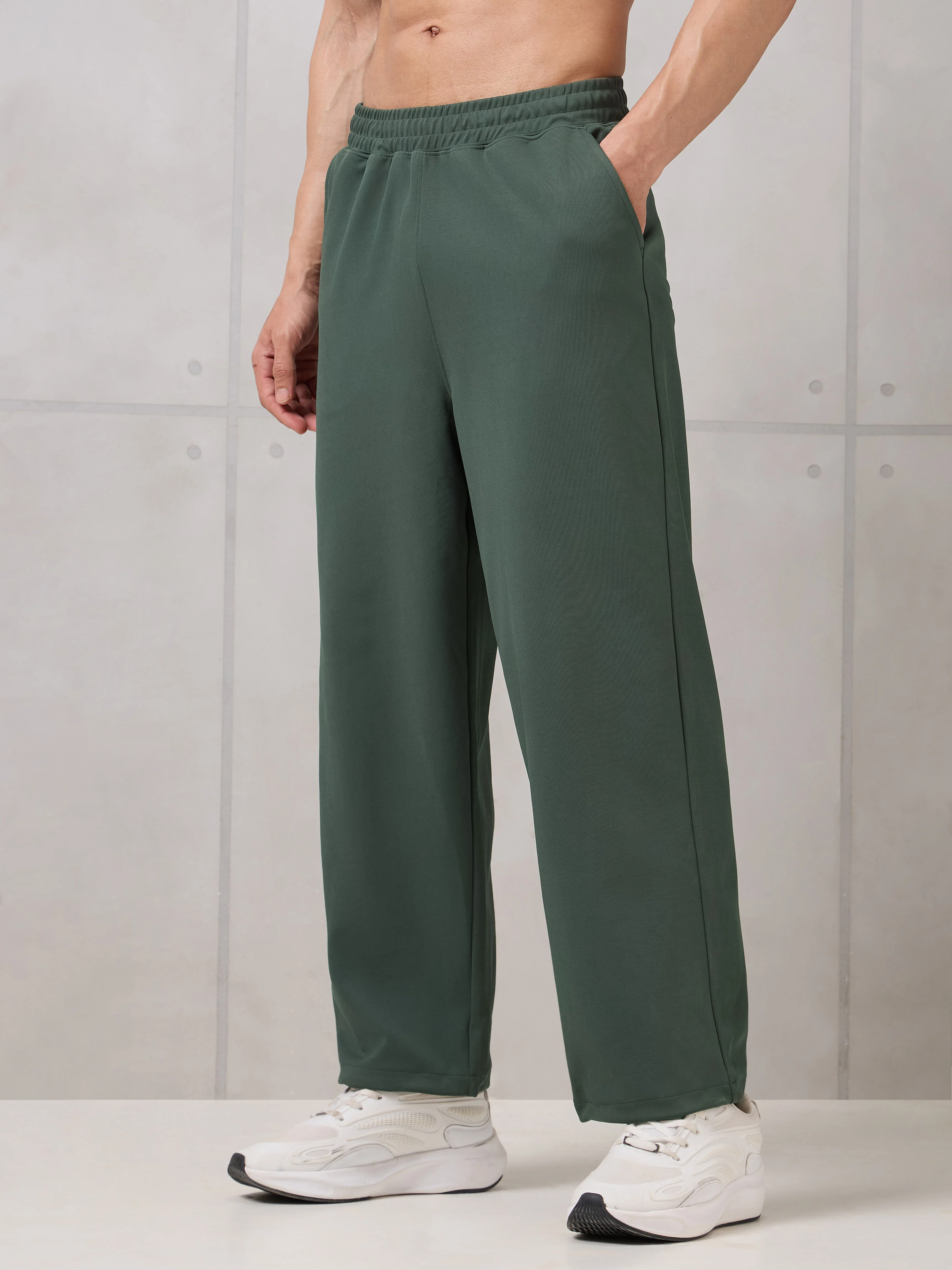 Men Baggy Fit Active Out Trackpants with ELASTOPLUS - Image 5