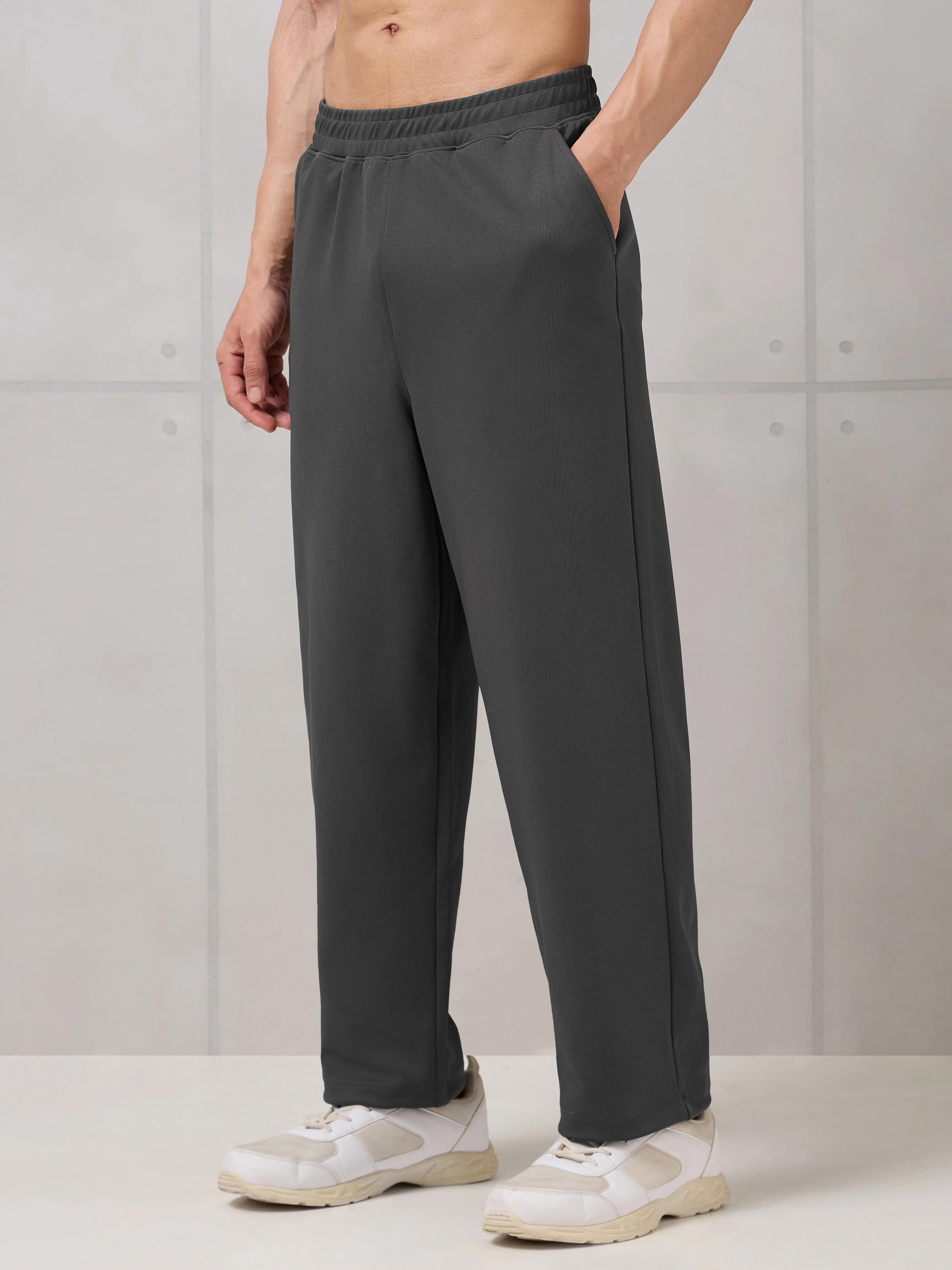 Men Baggy Fit Active Out Trackpants with ELASTOPLUS - Image 4