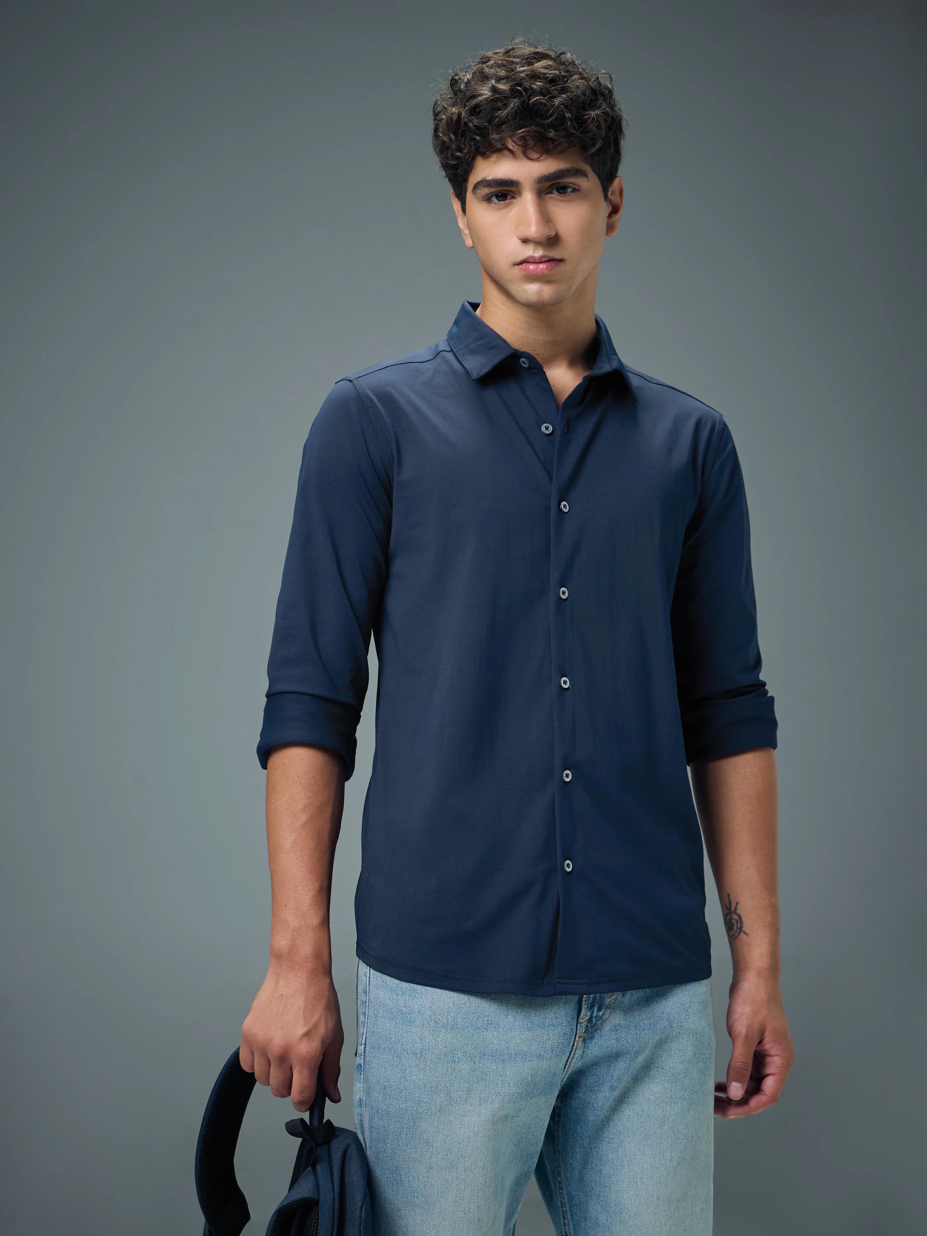 Men Solid Regular Fit Spread Collar Casual Shirt with COTFLEX - Image 2