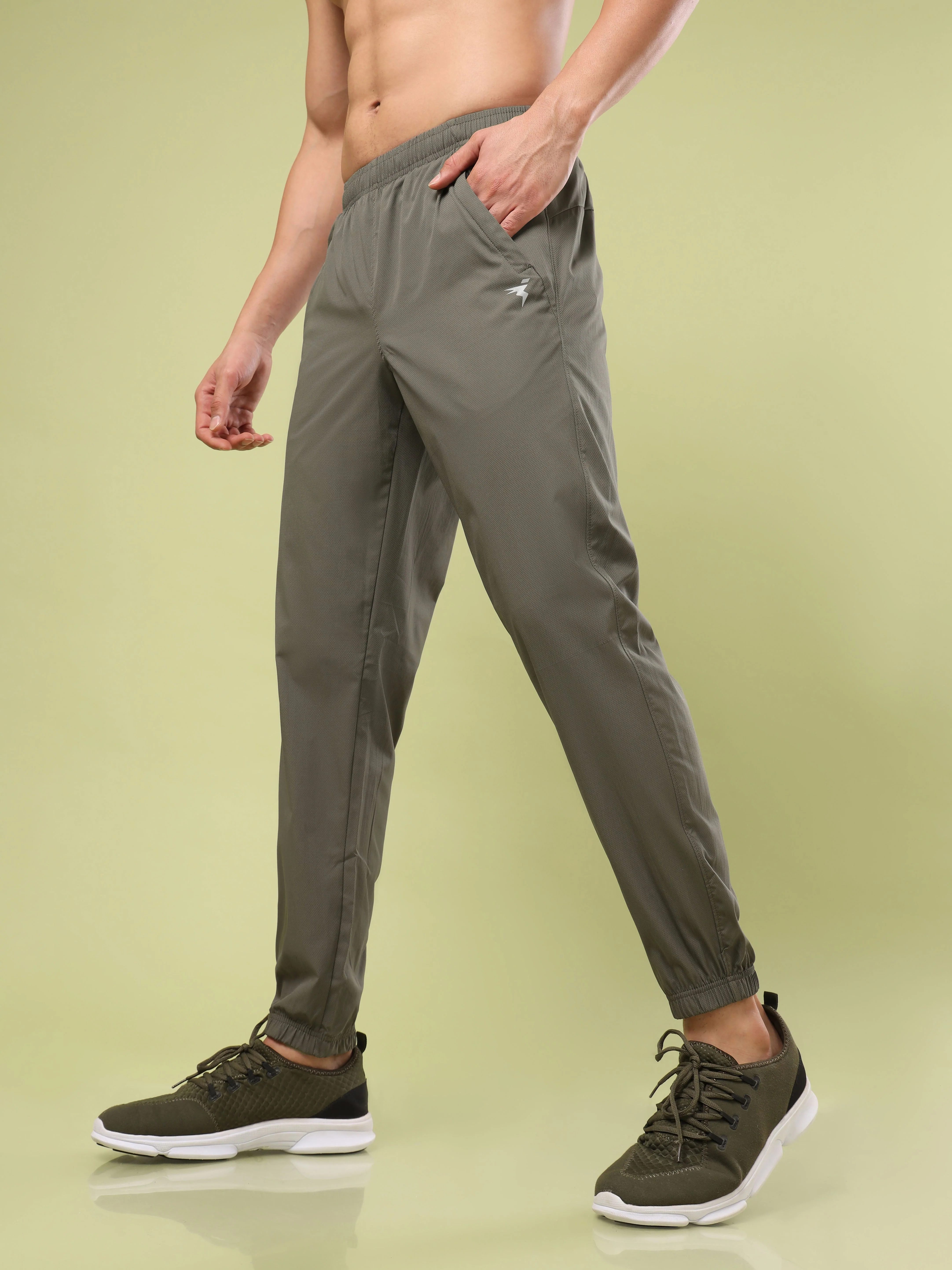 Men Solid Relax Fit Joggers with TECHNOLITE - Image 4