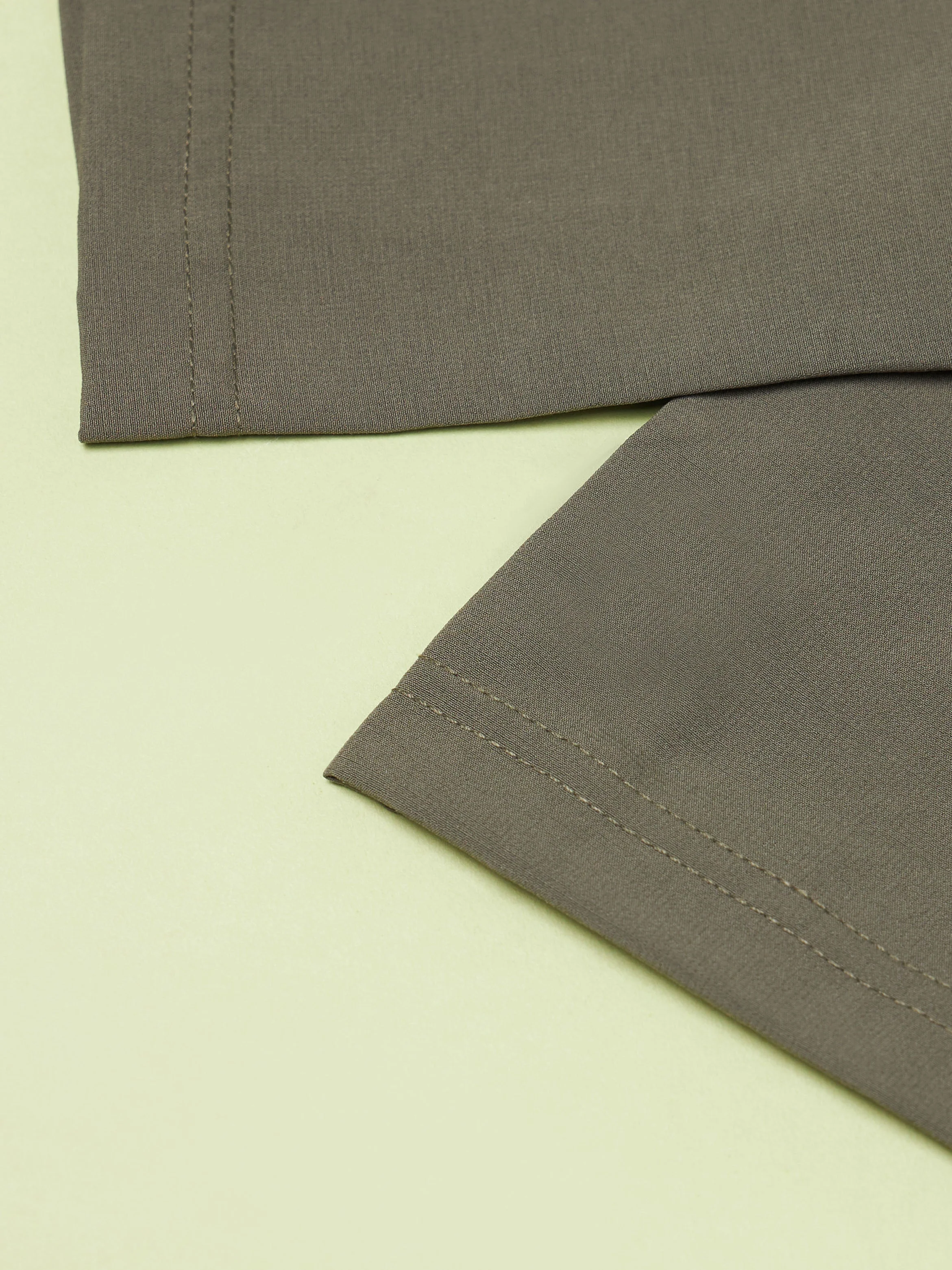 Men Solid Relax Fit Joggers with TECHNOLITE - Image 9