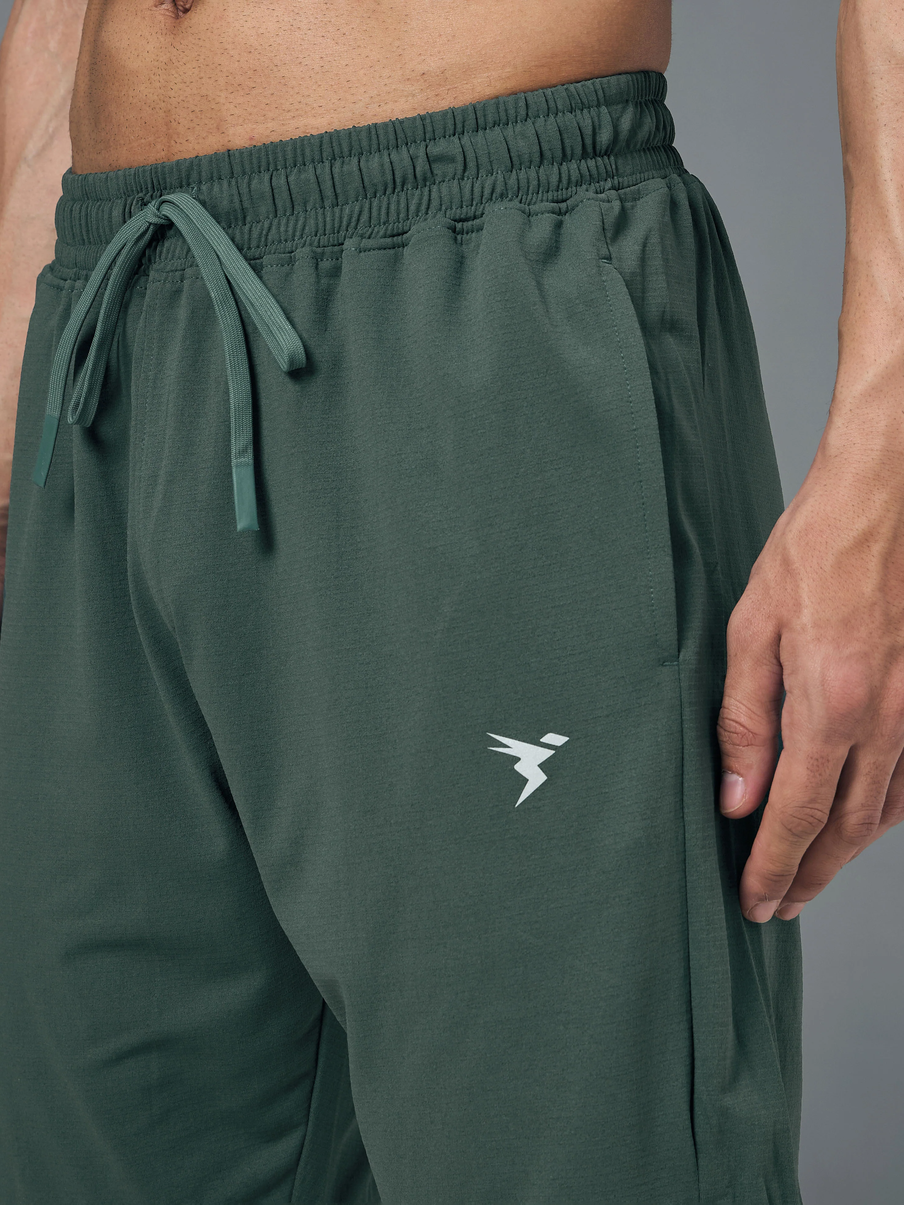 Men Solid Relax Fit Shorts with ELASTO LITE - Image 5