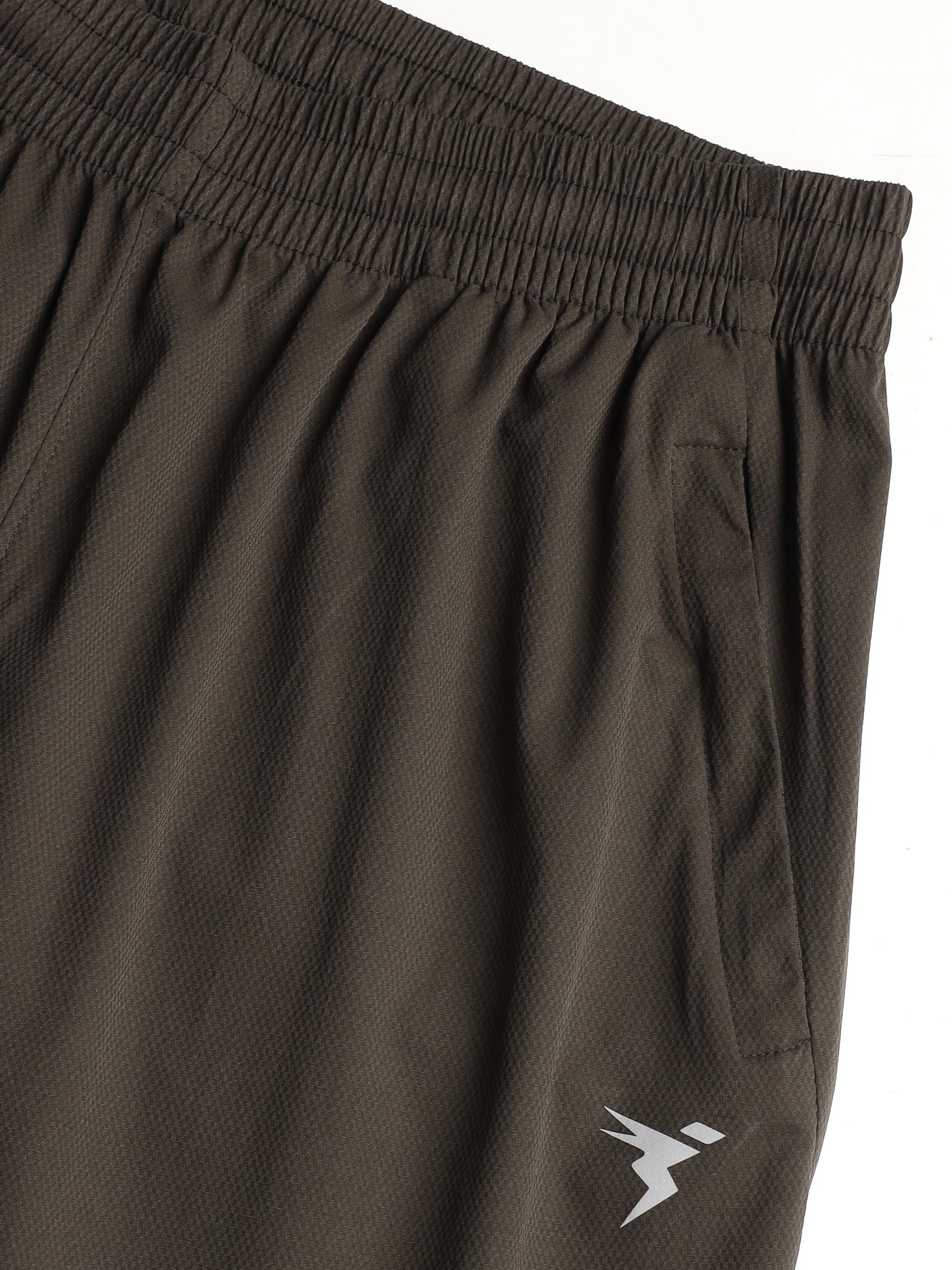 Men Solid Relax Fit Shorts with TECHNOLITE - Image 8