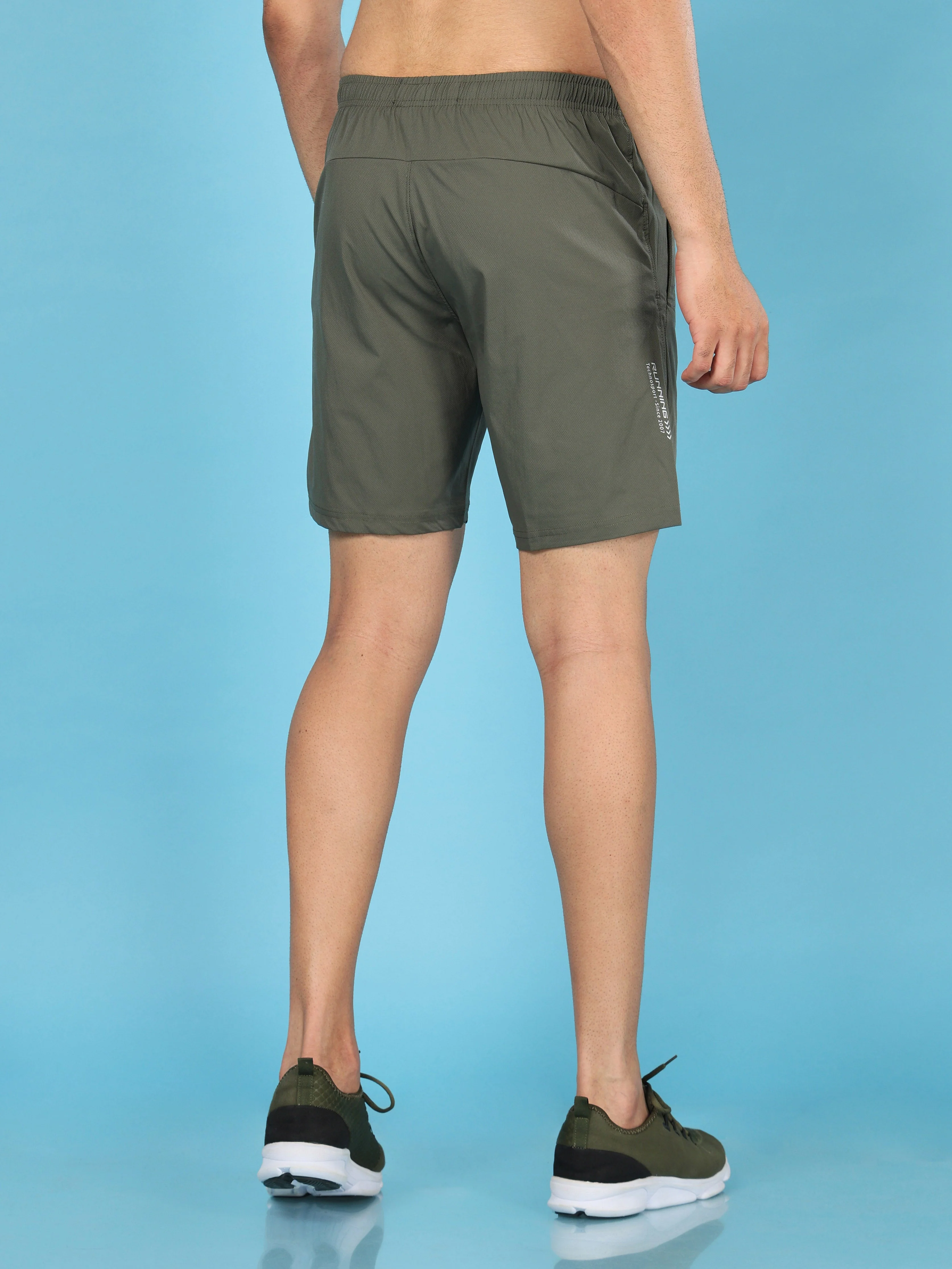 Men Solid Relax Fit Shorts with TECHNOLITE - Image 3