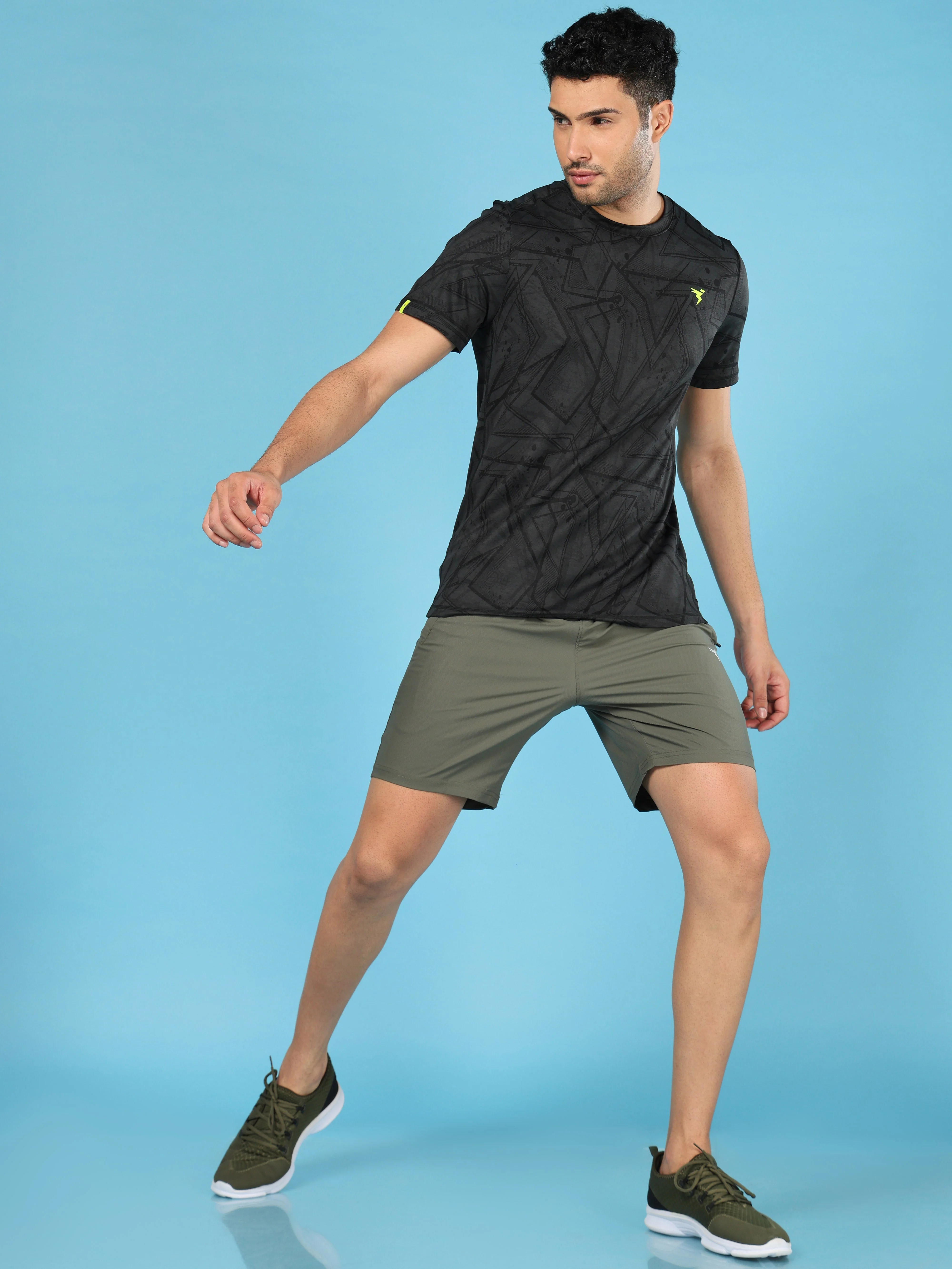 Men Solid Relax Fit Shorts with TECHNOLITE - Image 5
