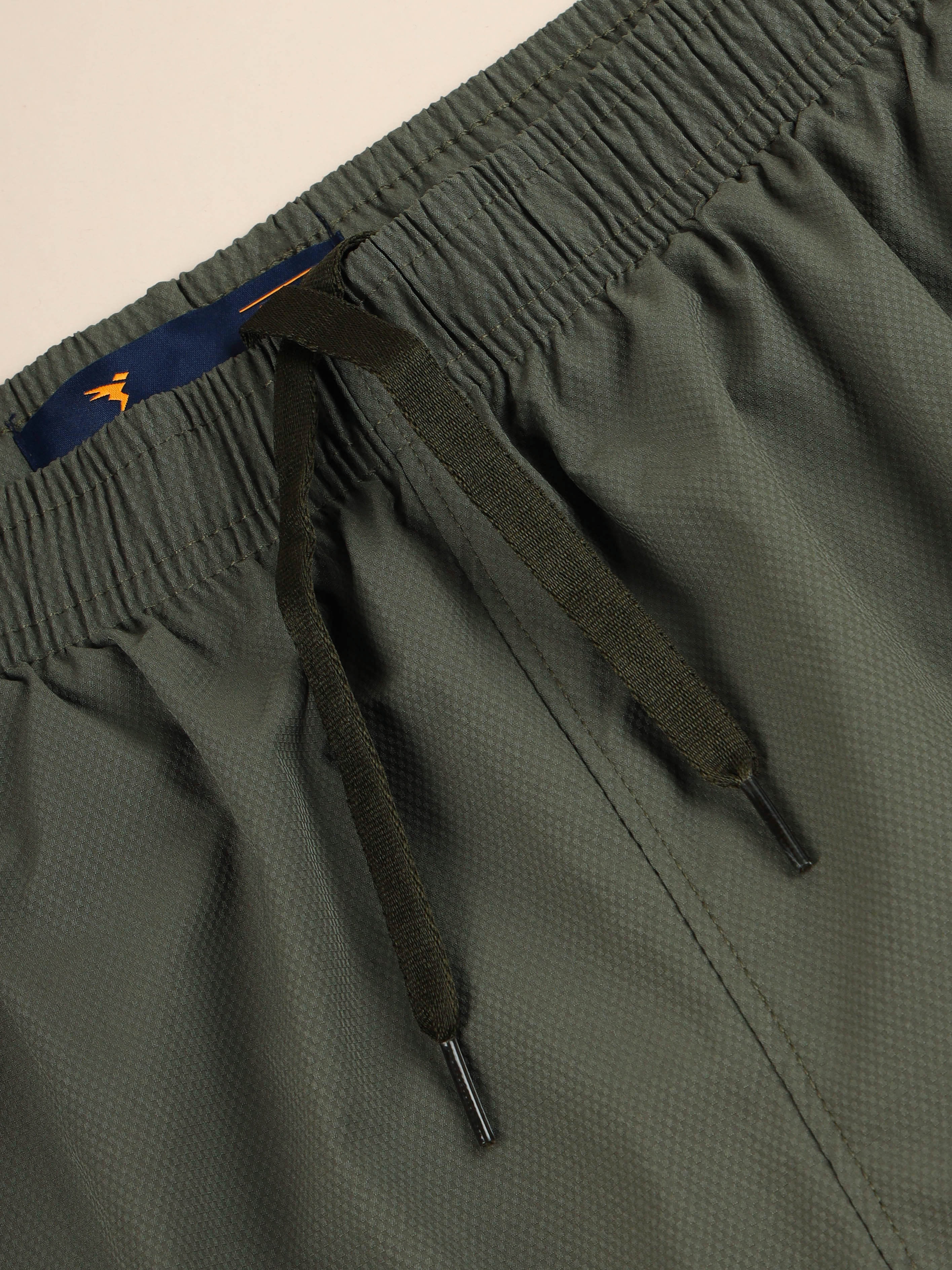 Men Solid Relax Fit Shorts with TECHNOLITE - Image 7