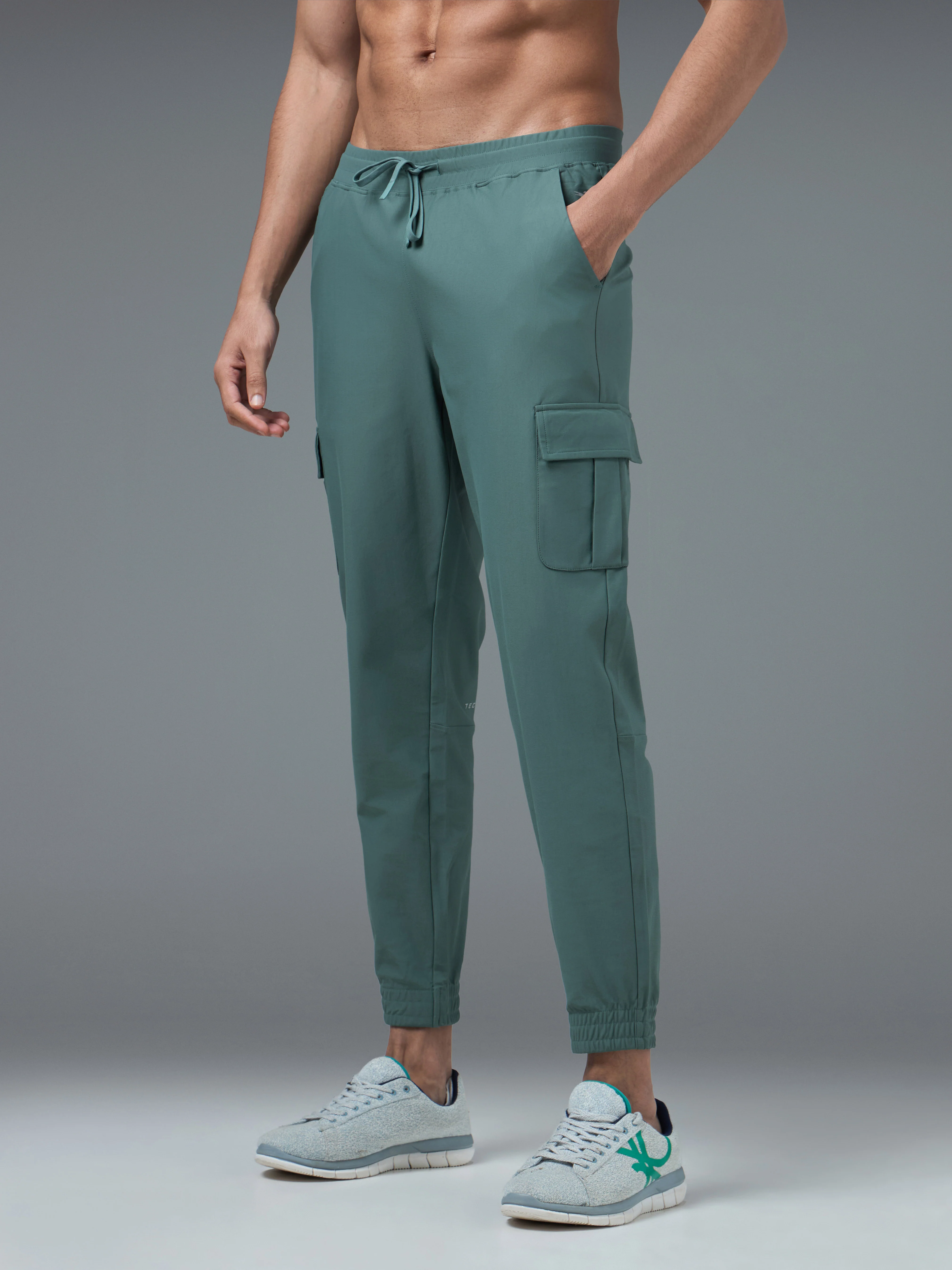 Men Solid Slim Fit Cargo Joggers with DURACOOL+ - Image 4