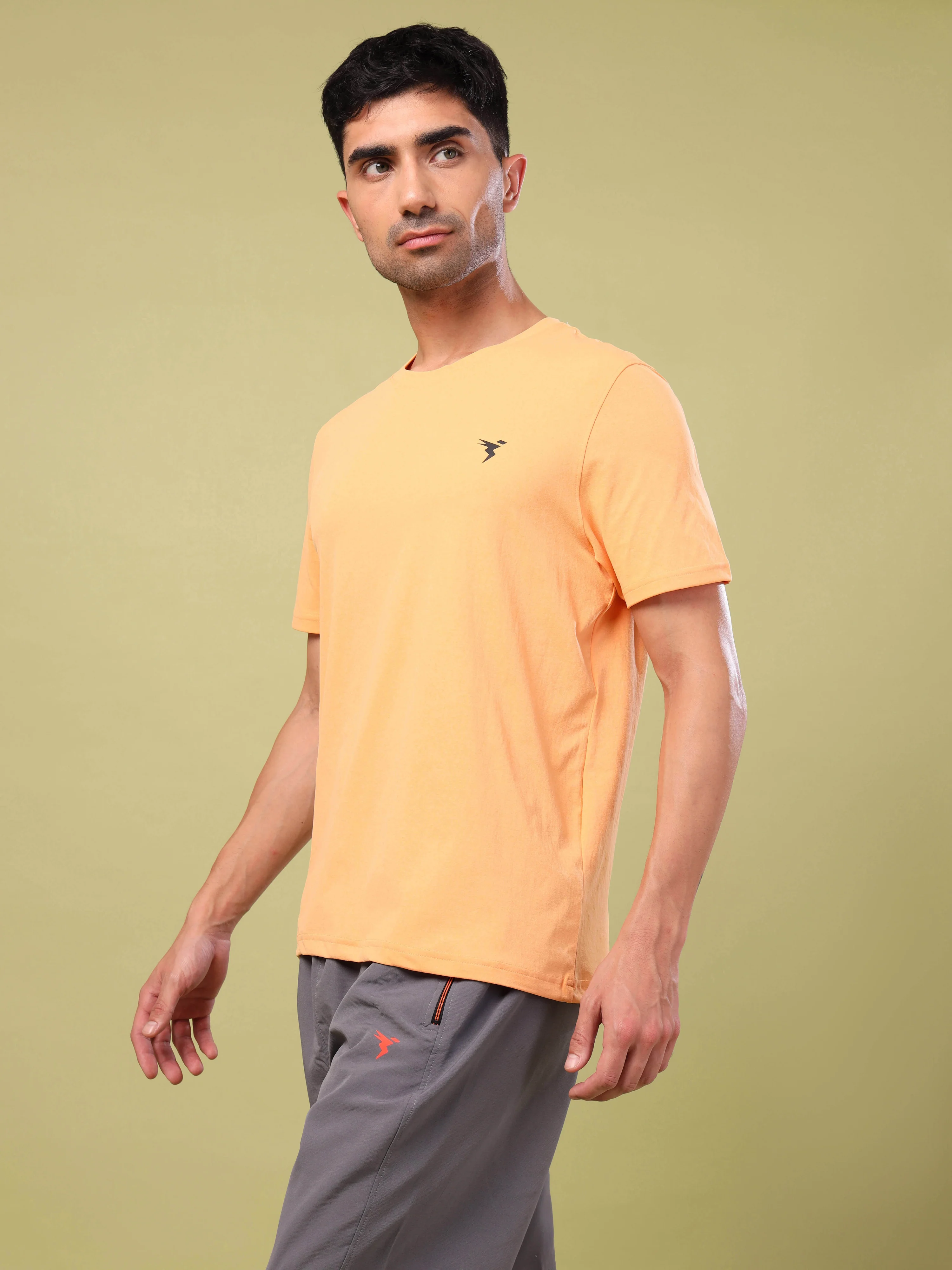 Men Solid Slim Fit Crew Neck T-shirt with COTFLEX - Image 4