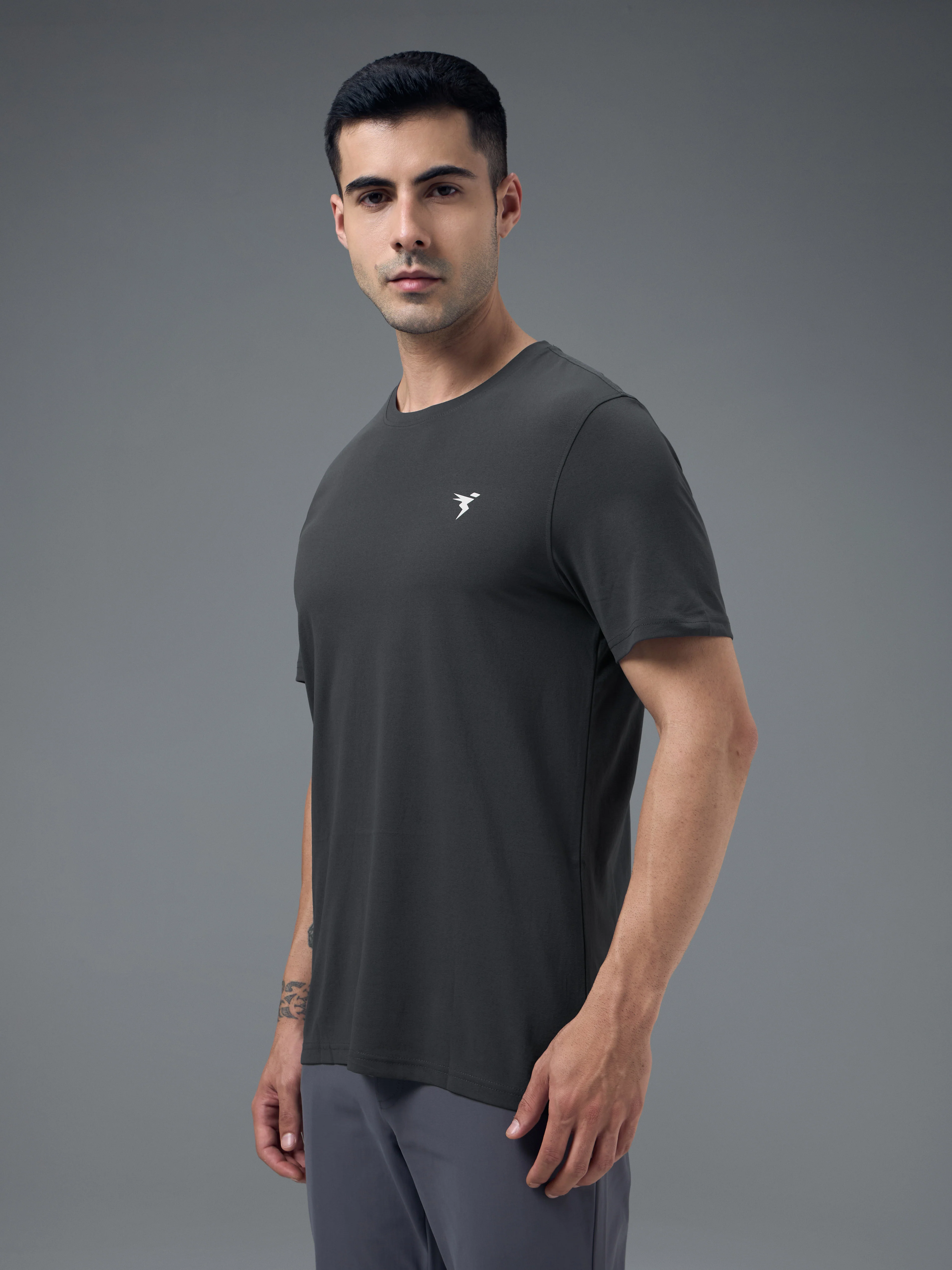 Men Solid Slim Fit Crew Neck T-shirt with COTFLEX - Image 4