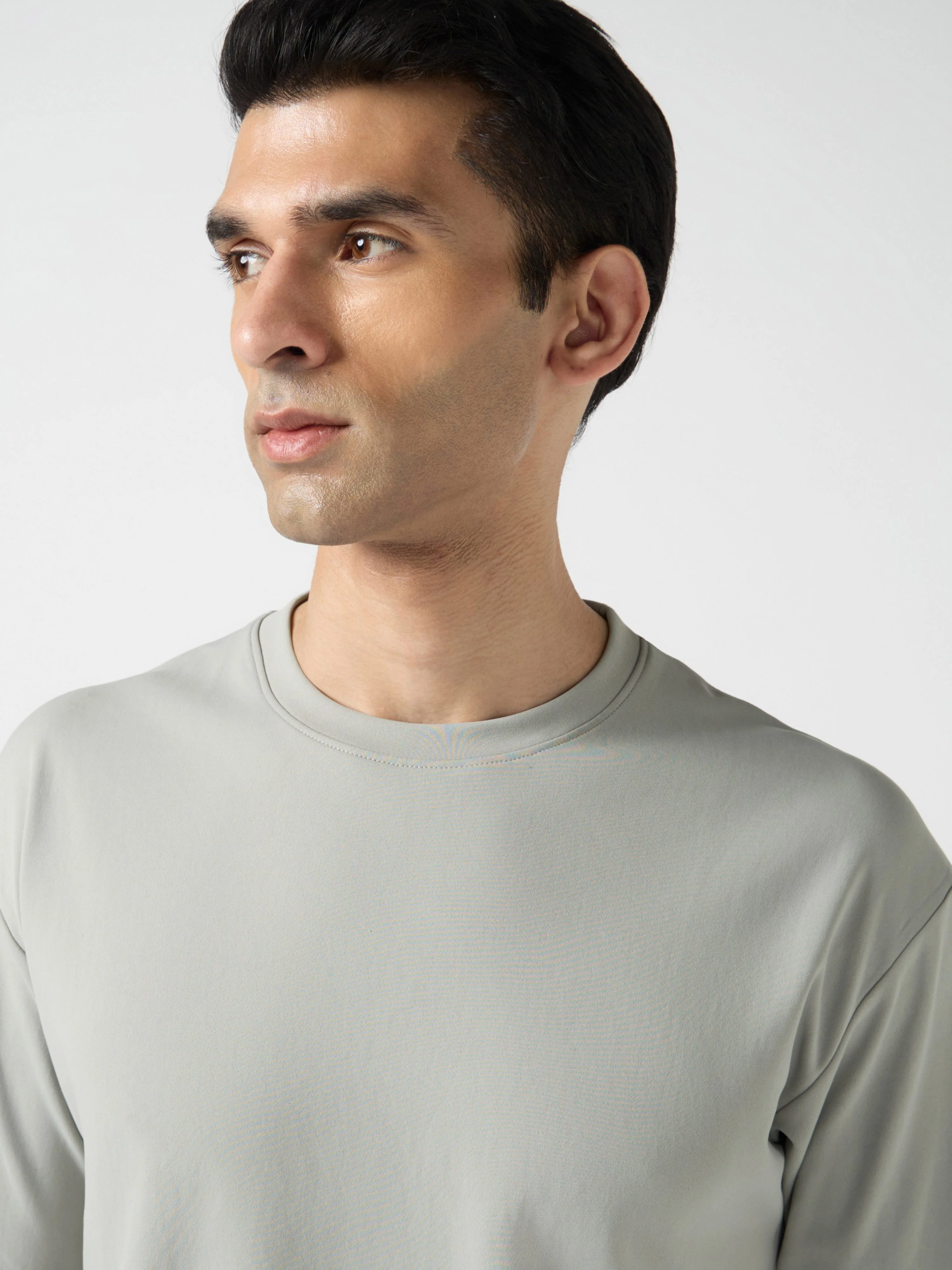 Men Solid  Oversized Crew Neck T-shirt with ELASTO PLUS - Image 5