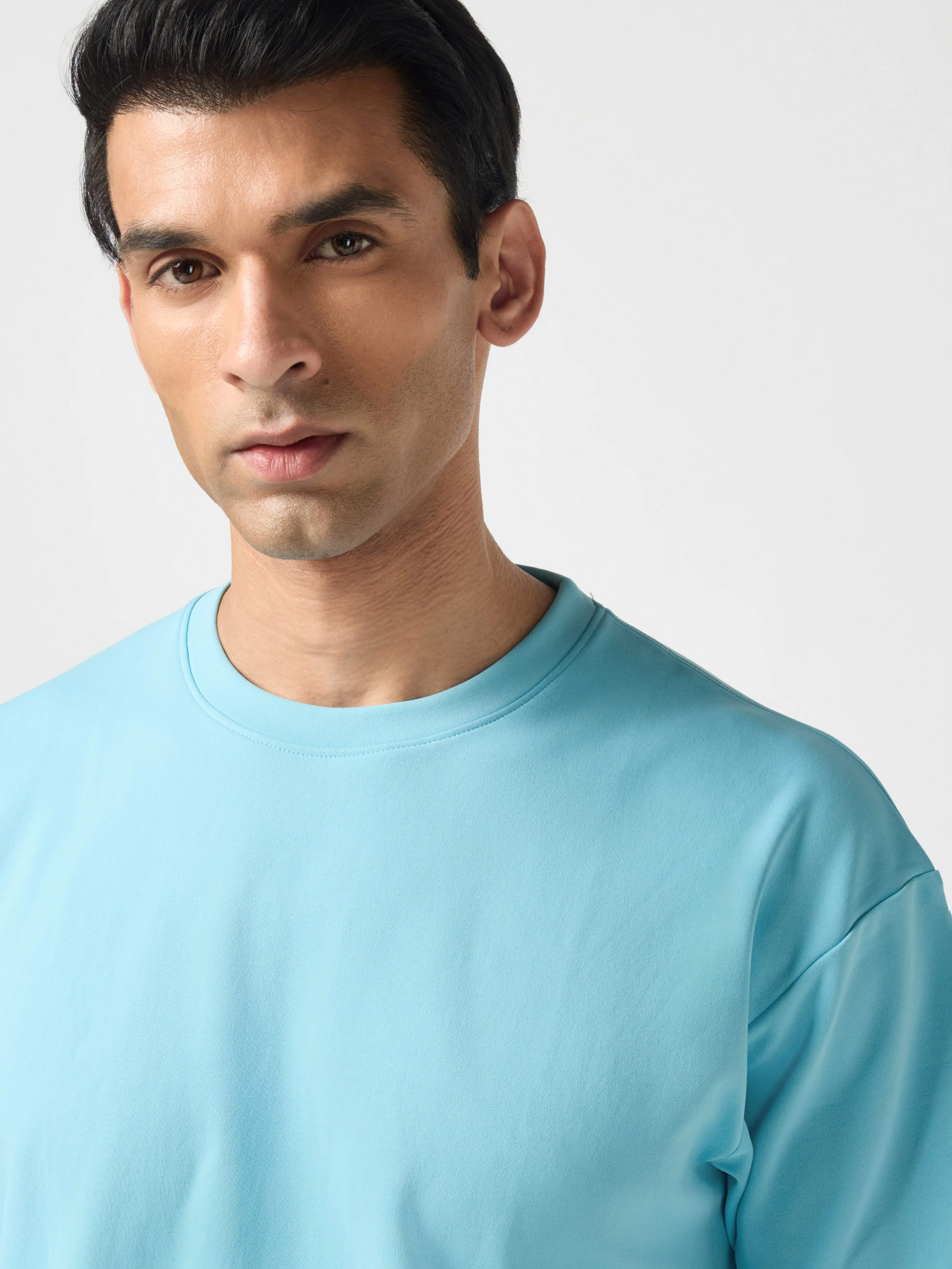 Men Solid  Oversized Crew Neck T-shirt with ELASTO PLUS - Image 5