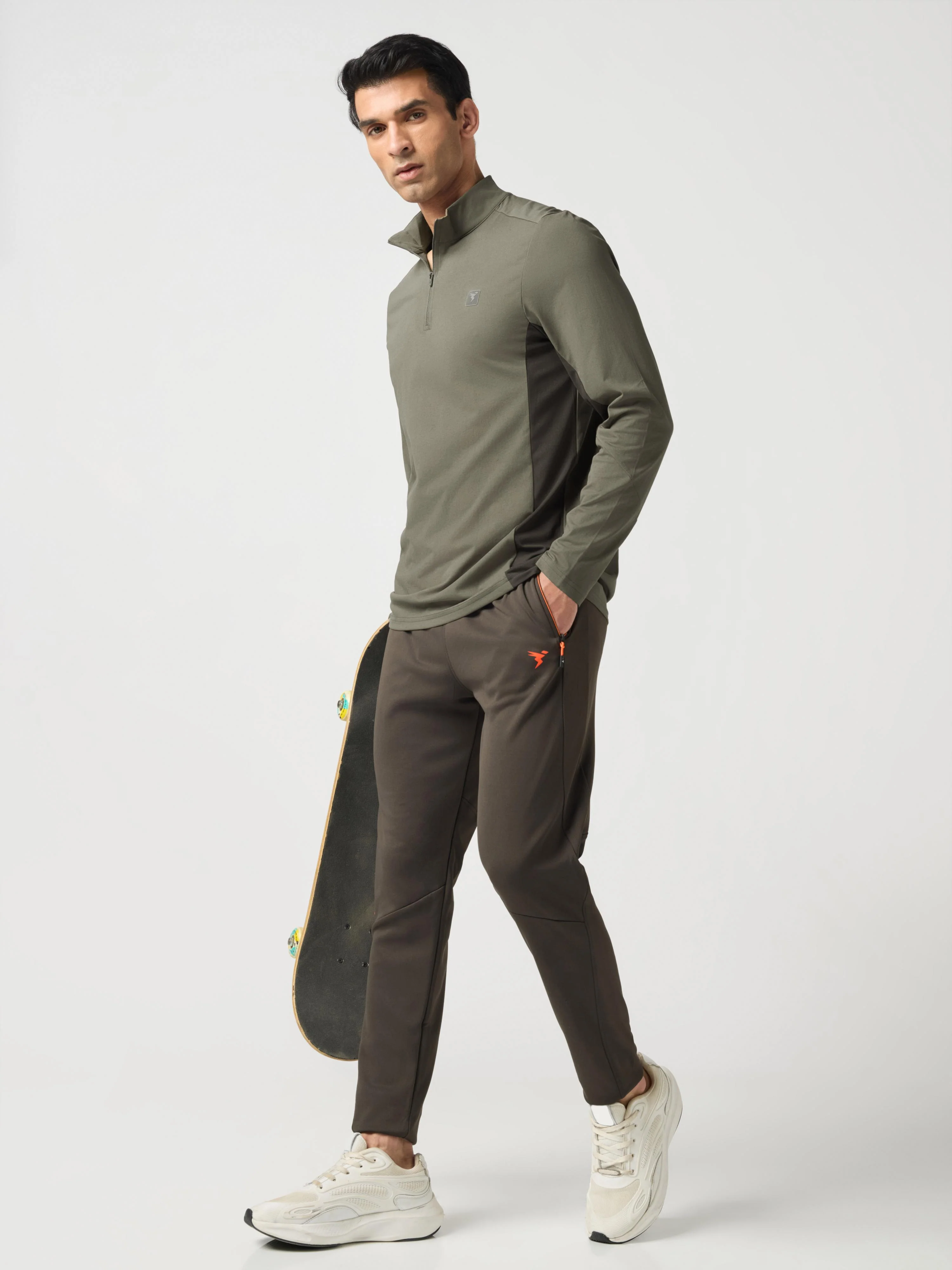 Men Solid Slim Fit Crew Neck T-shirt with ELASTO PLUS - Image 5