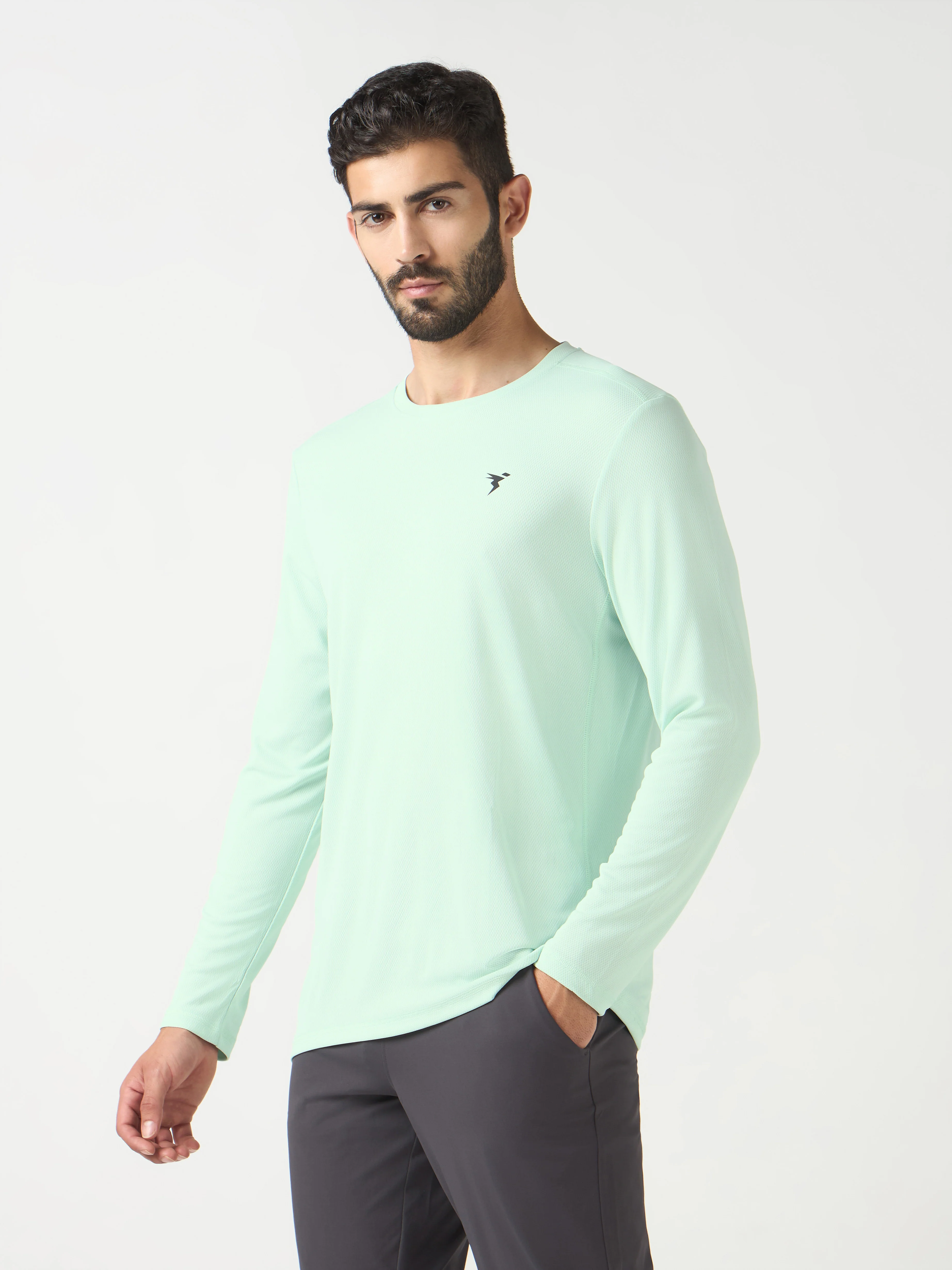 Men Solid Slim Fit Crew Neck T-shirt with TECHNO COOL+ - Image 3