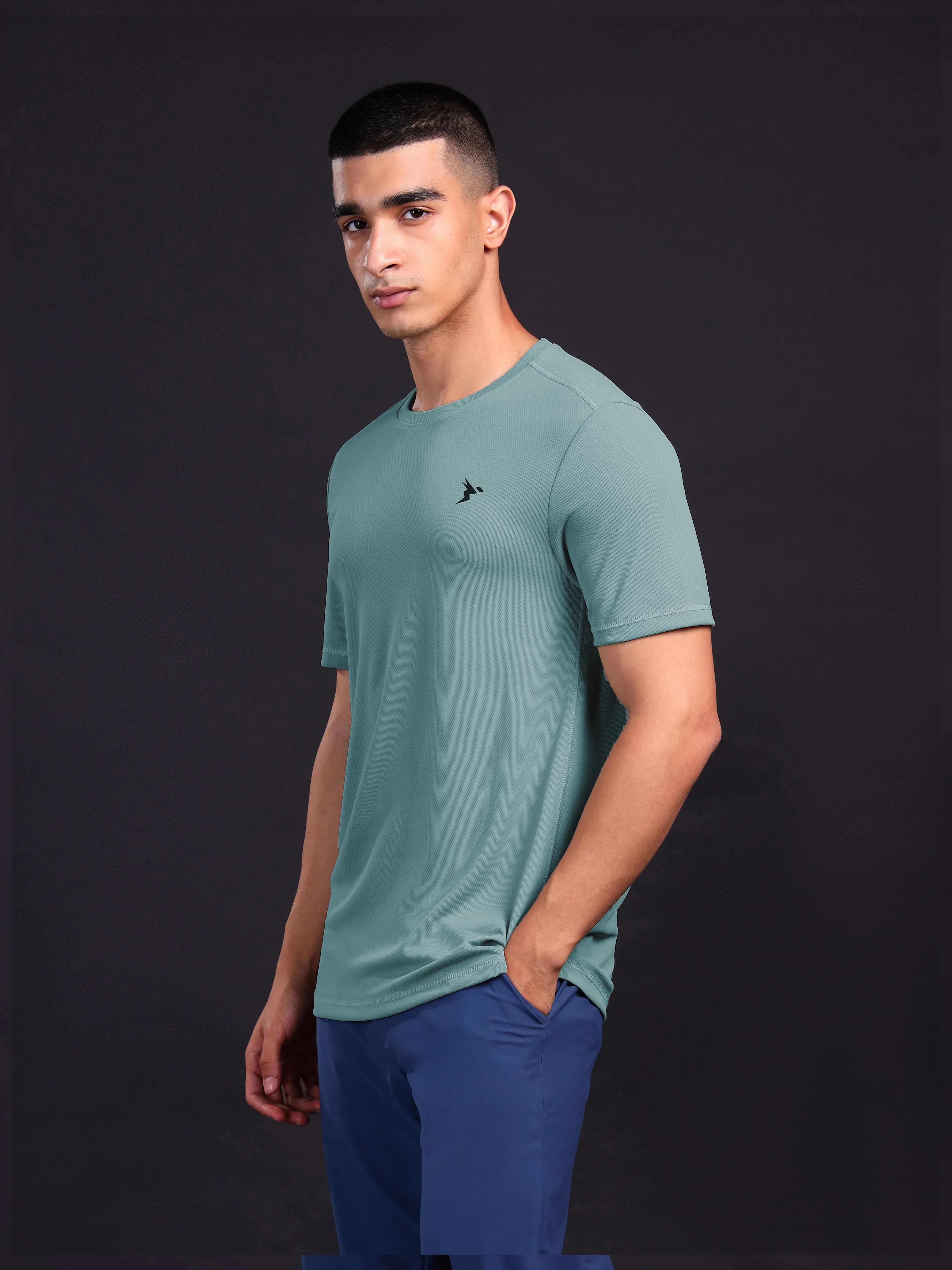 Men Solid Slim Fit Crew Neck T-shirt with TECHNO COOL+ - Image 5