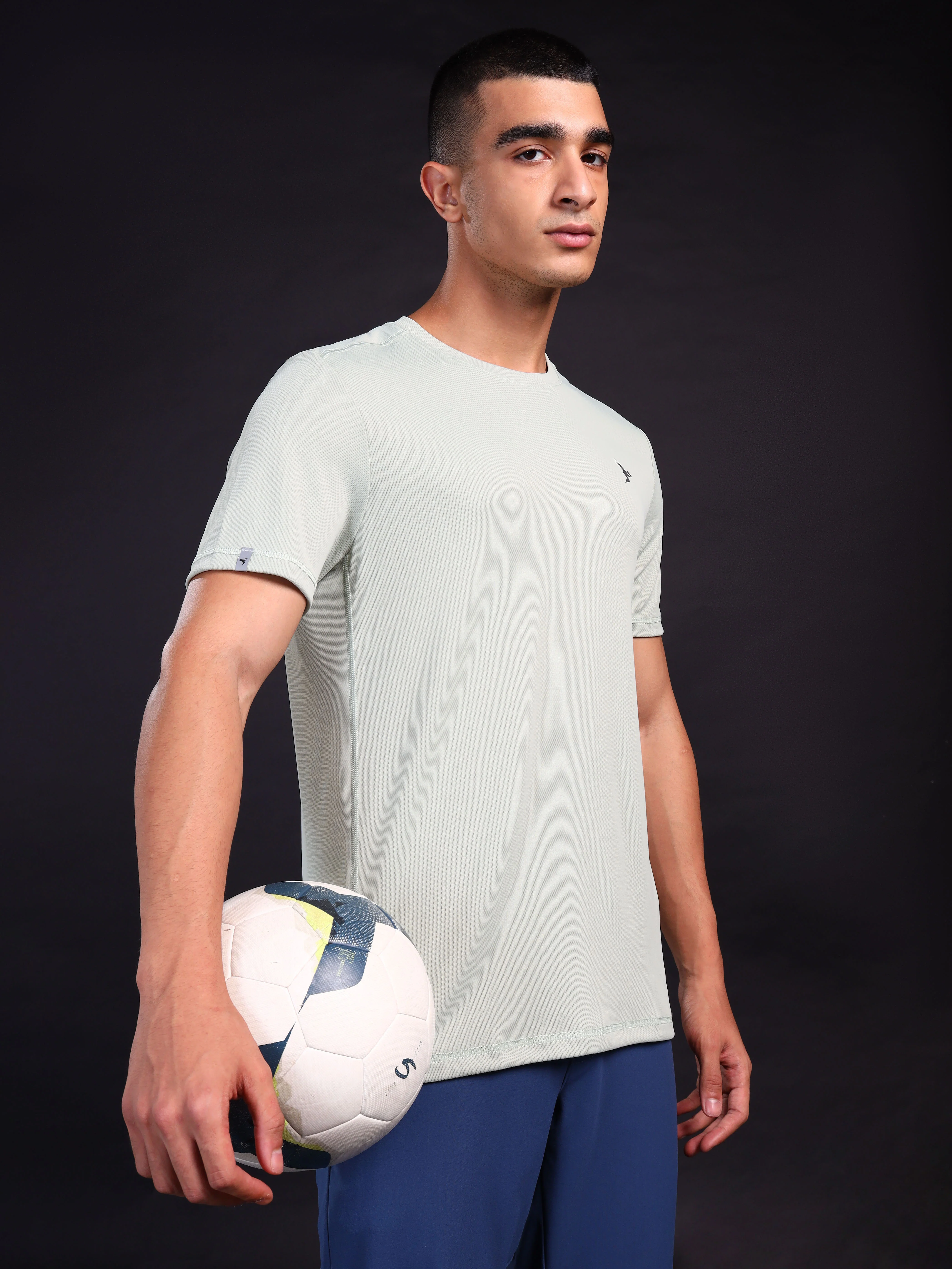 Men Solid Slim Fit Crew Neck T-shirt with TECHNO COOL+