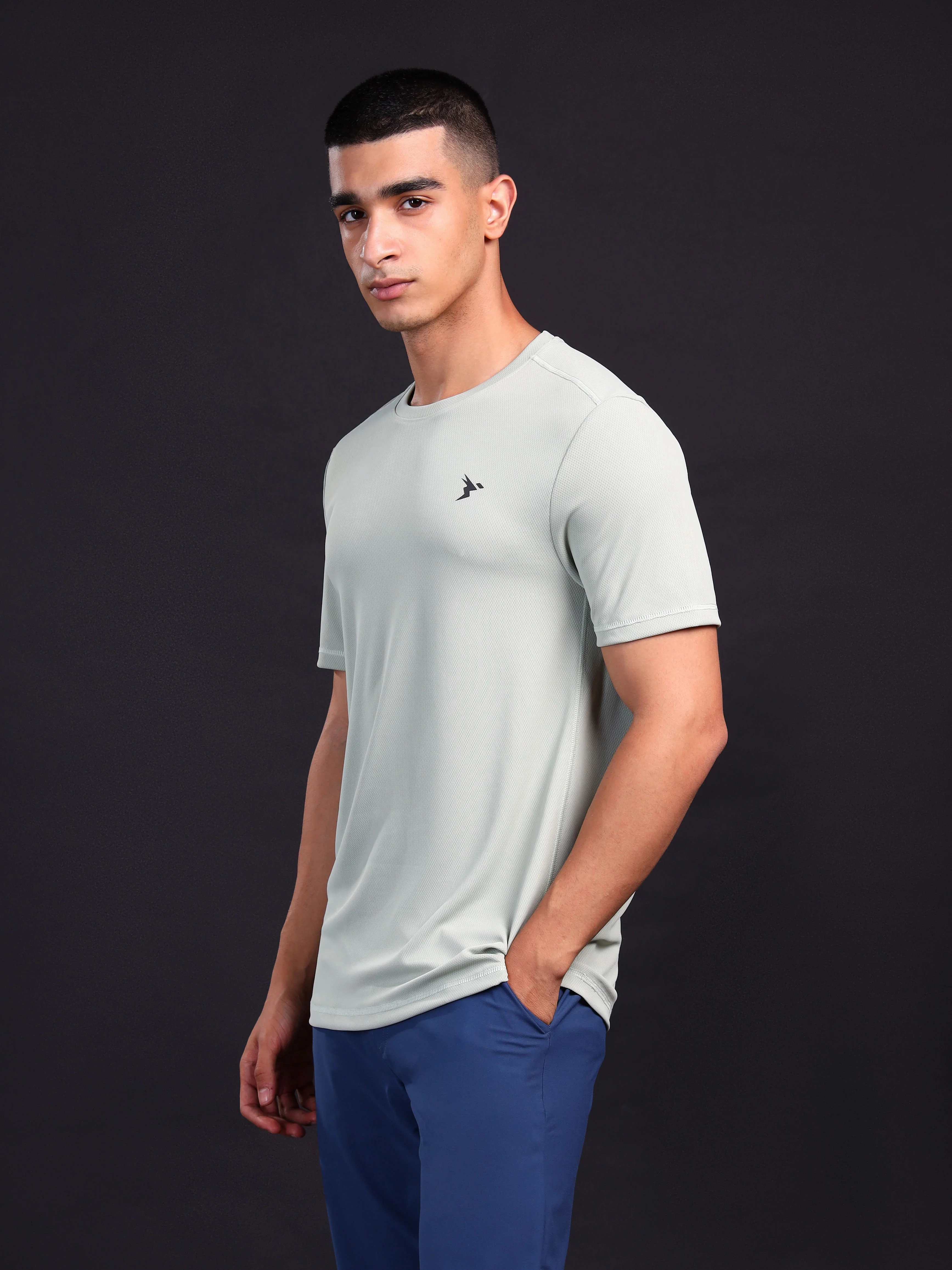 Men Solid Slim Fit Crew Neck T-shirt with TECHNO COOL+ - Image 4