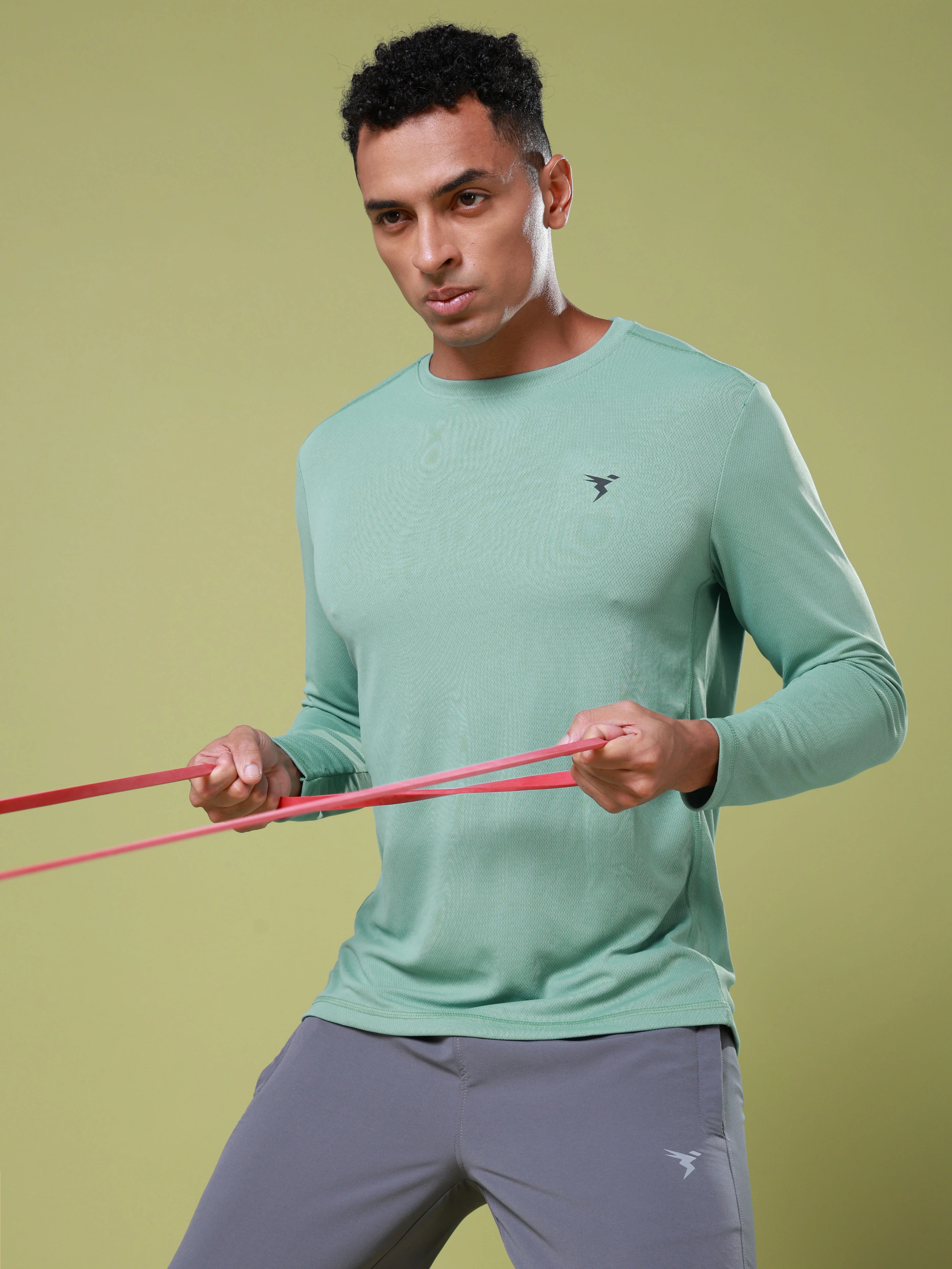 Men Solid Slim Fit Crew Neck T-shirt with TECHNO COOL+