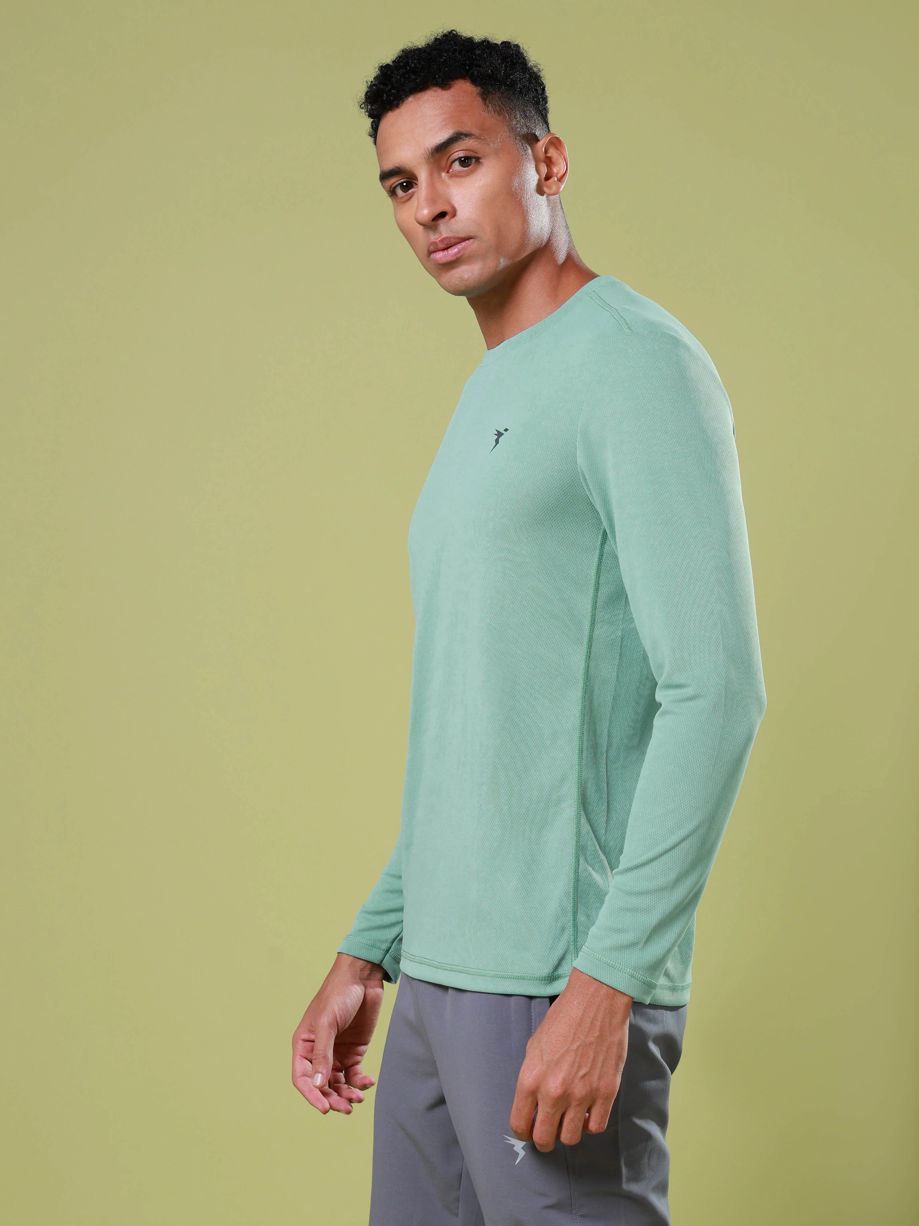 Men Solid Slim Fit Crew Neck T-shirt with TECHNO COOL+ - Image 3