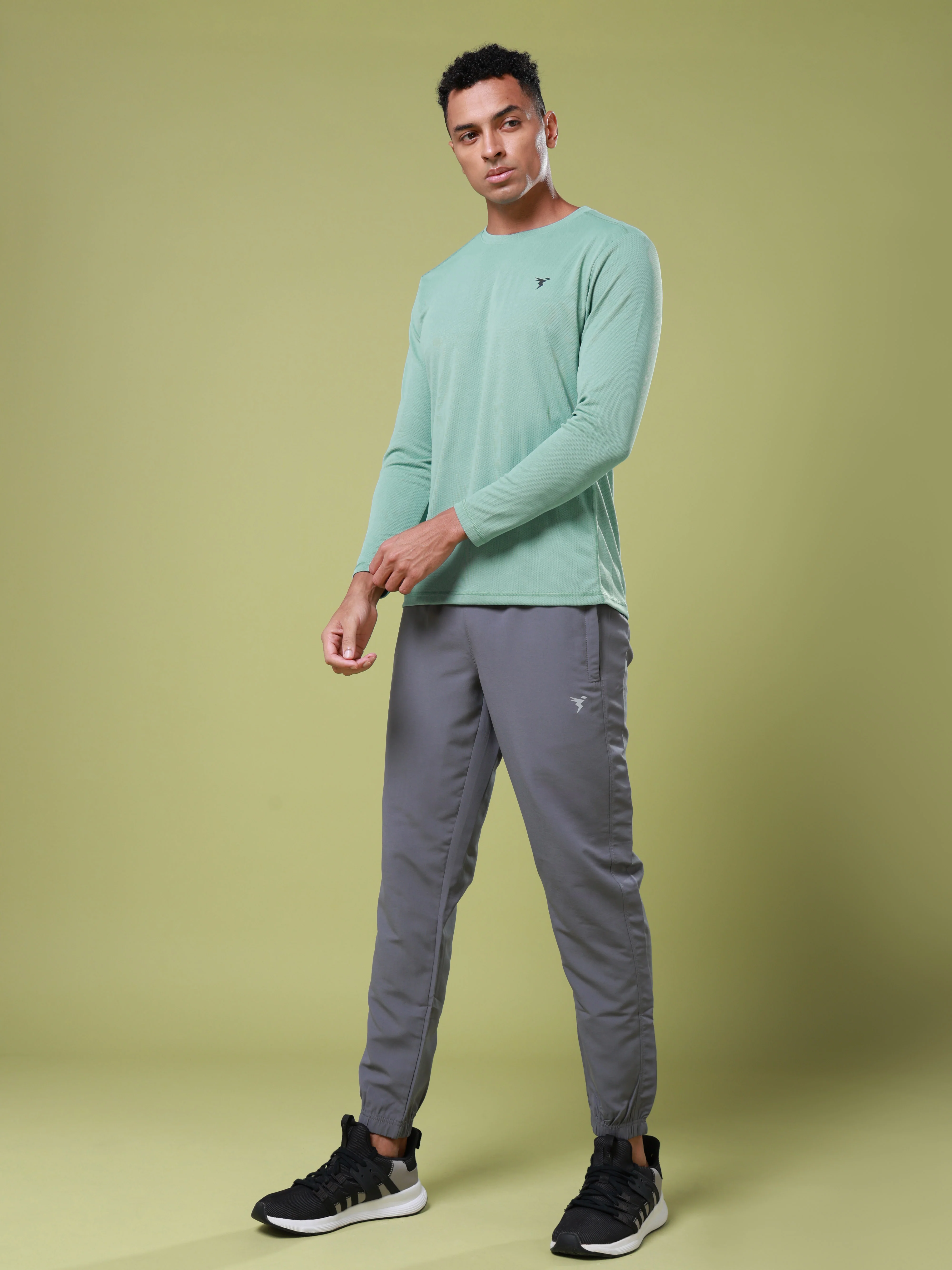 Men Solid Slim Fit Crew Neck T-shirt with TECHNO COOL+ - Image 4