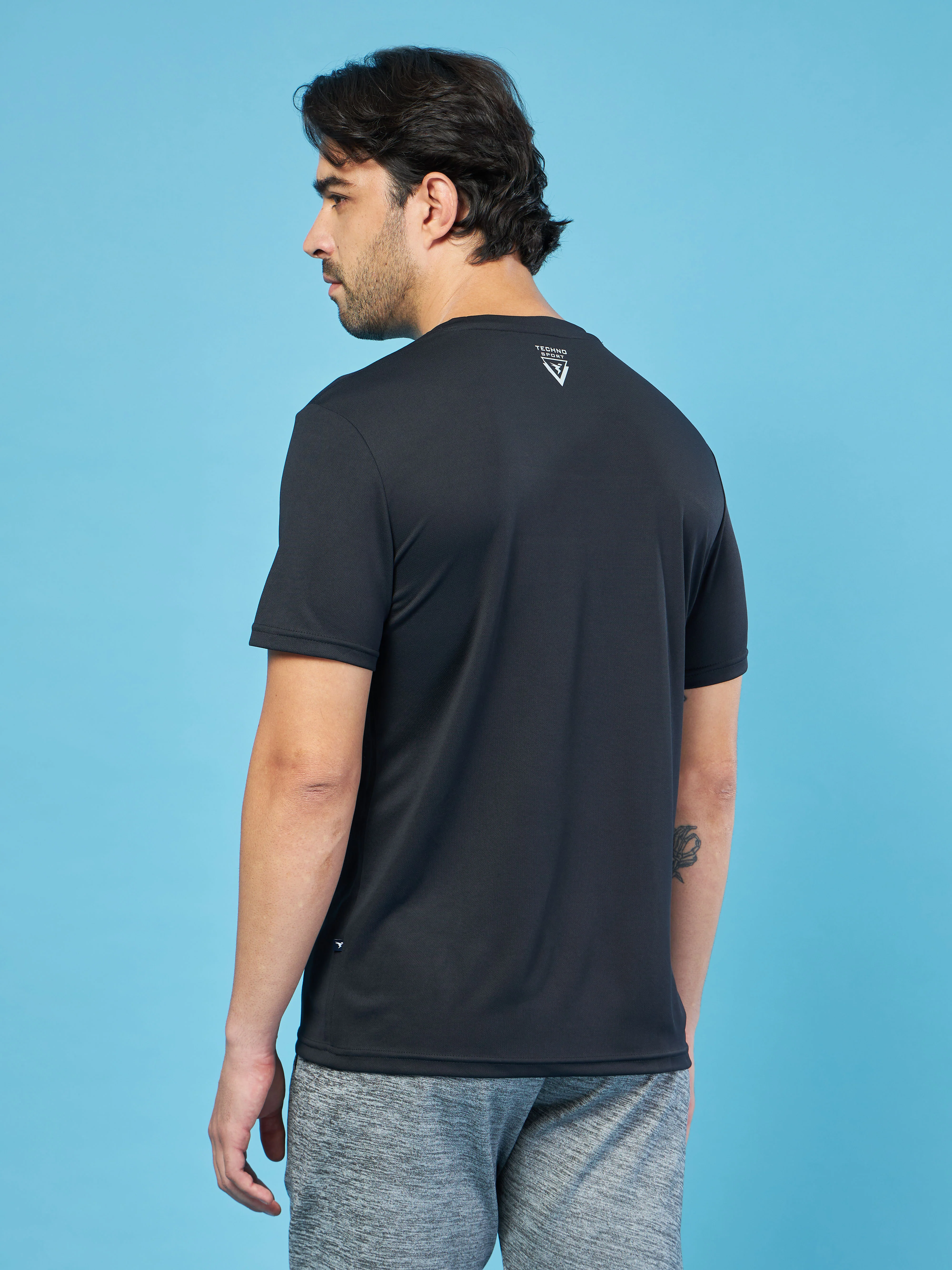 Men Solid Slim Fit Crew Neck T-shirt with TECHNO COOL+ - Image 5