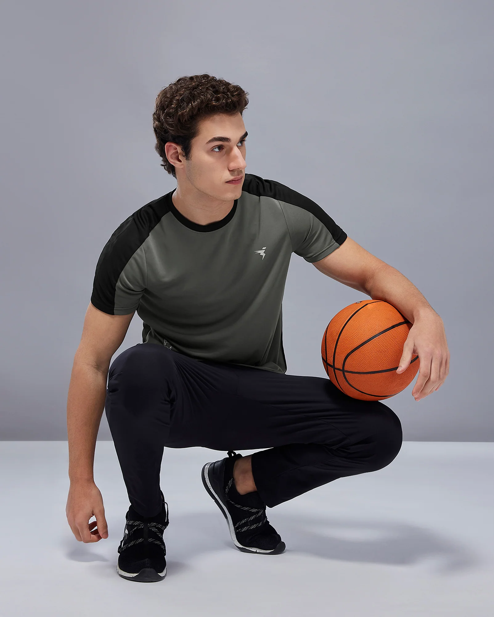 Men Solid Slim Fit Crew Neck T-shirt with TECHNO COOL+ - Image 5
