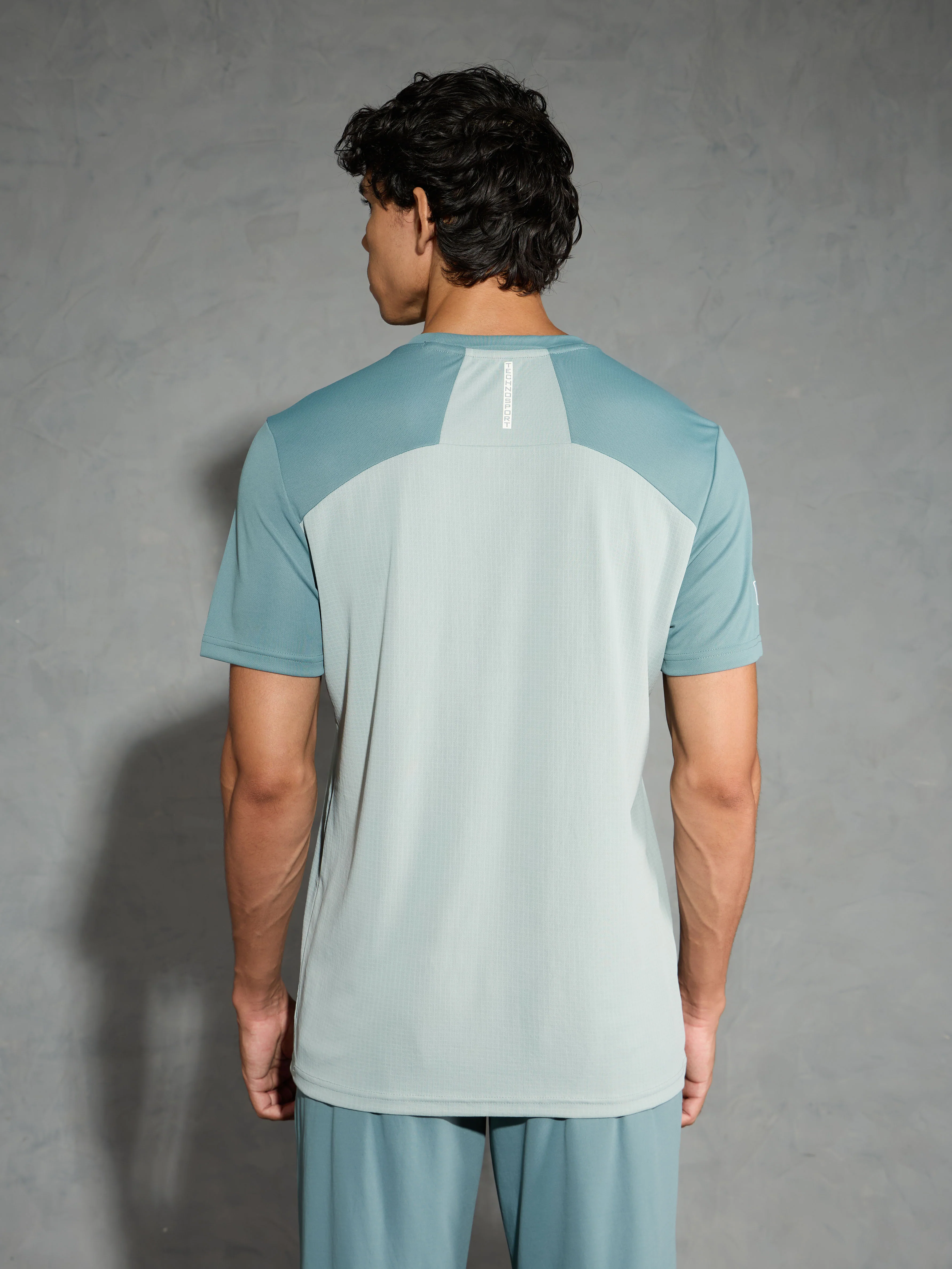 Men Colorblock Slim Fit Crew Neck T-shirt with TECHNO COOL+ - Image 3