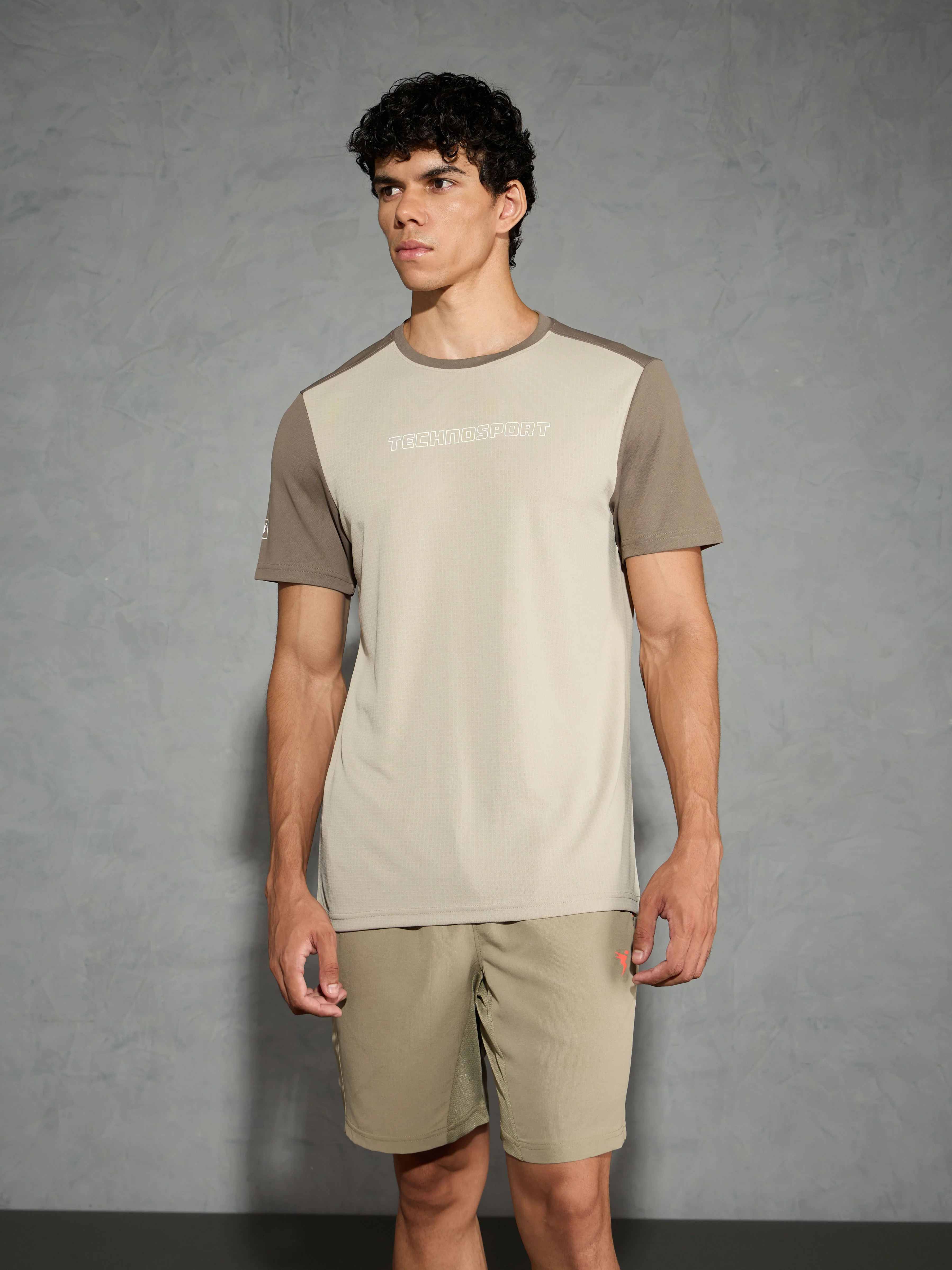 Men Colorblock Slim Fit Crew Neck T-shirt with TECHNO COOL+ - Image 2