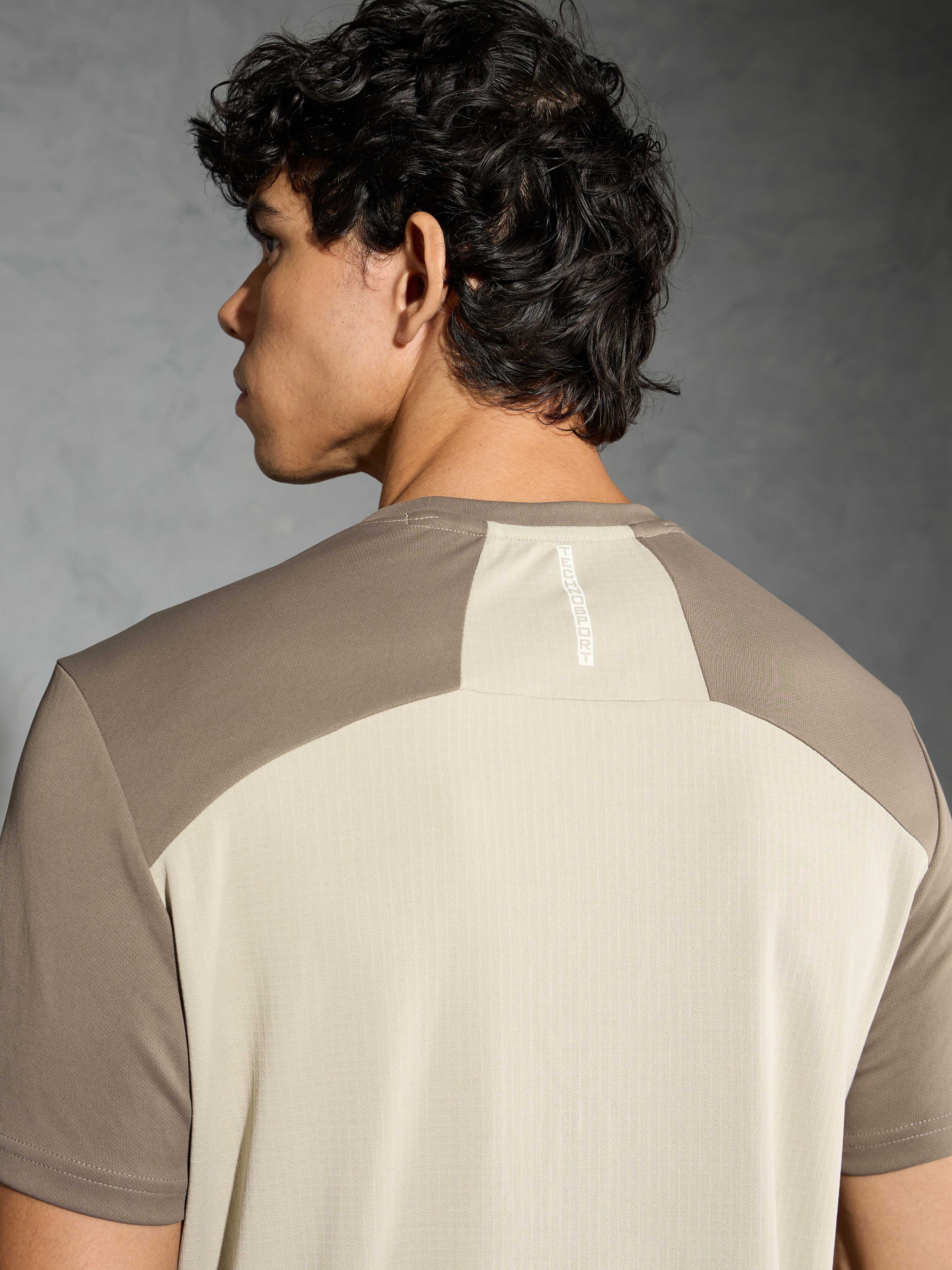Men Colorblock Slim Fit Crew Neck T-shirt with TECHNO COOL+ - Image 7
