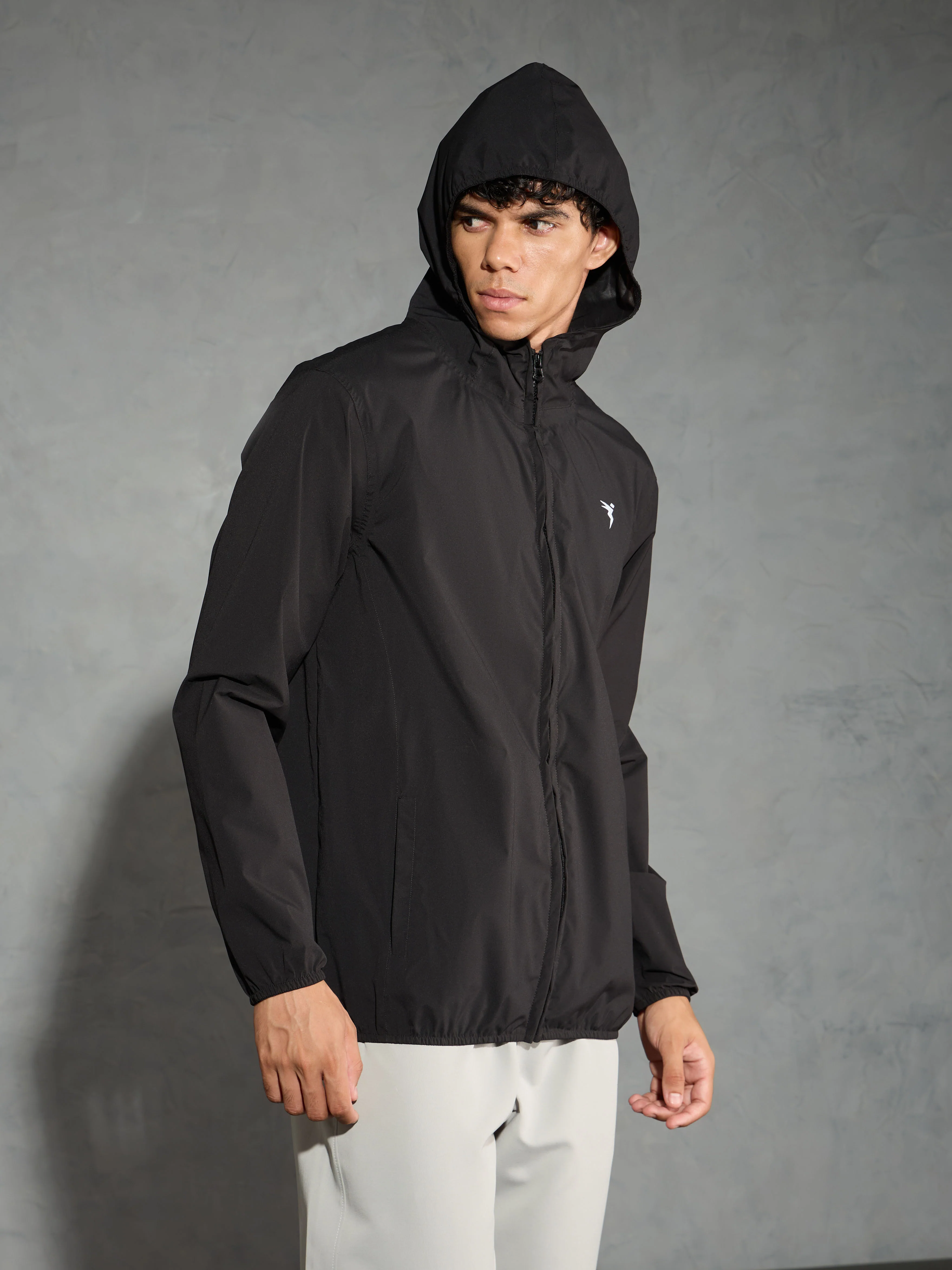 Men Solid Slim Fit Hooded Wrinkle Free Raincoat - Image 4