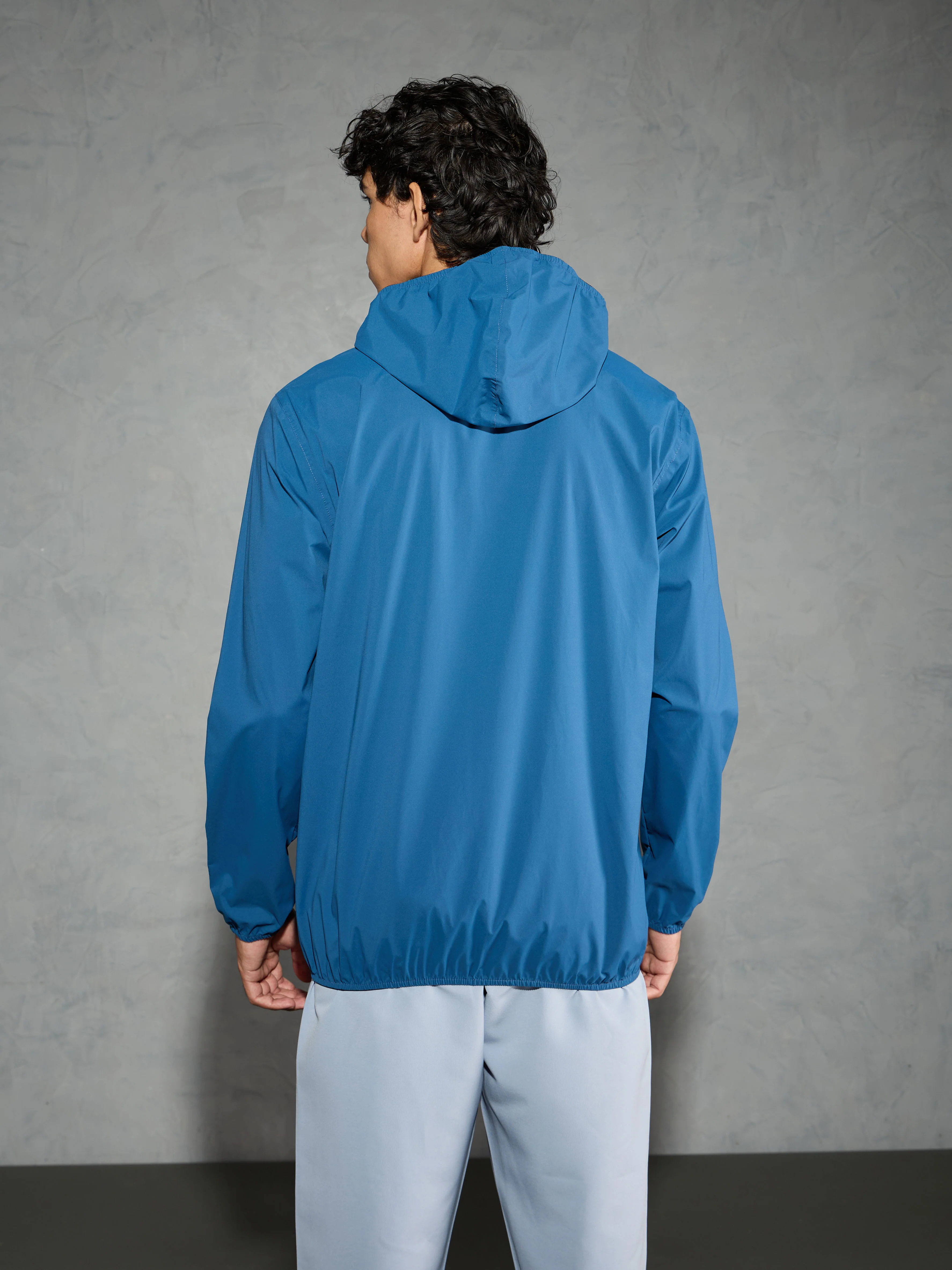Men Solid Slim Fit Hooded Wrinkle Free Raincoat - Image 4
