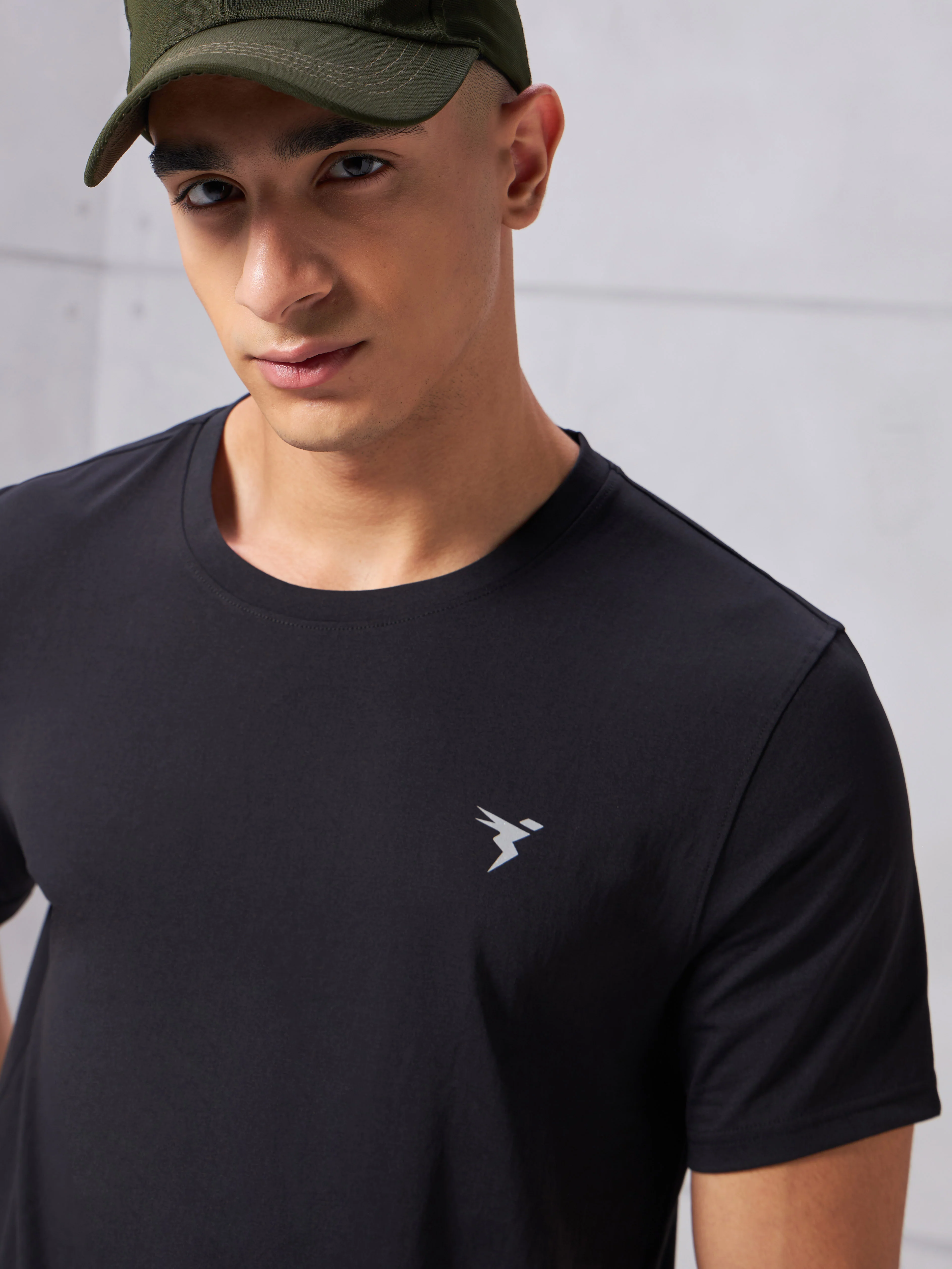 Men Solid Slim Fit pack of 2 Crew Neck T-shirt with COTFLEX - Image 5