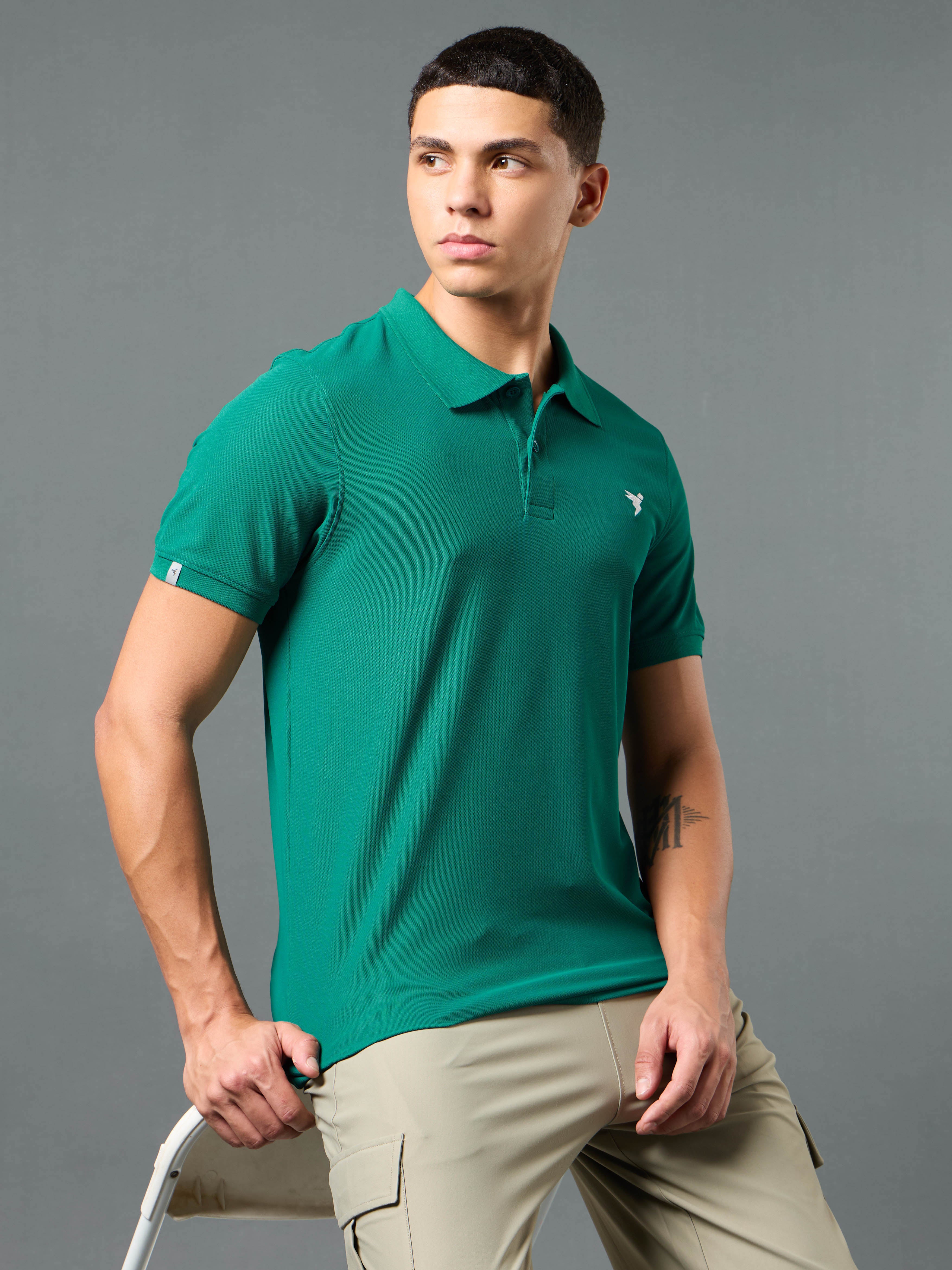 Men Solid Slim Fit Polo T-shirt with MATPIQ