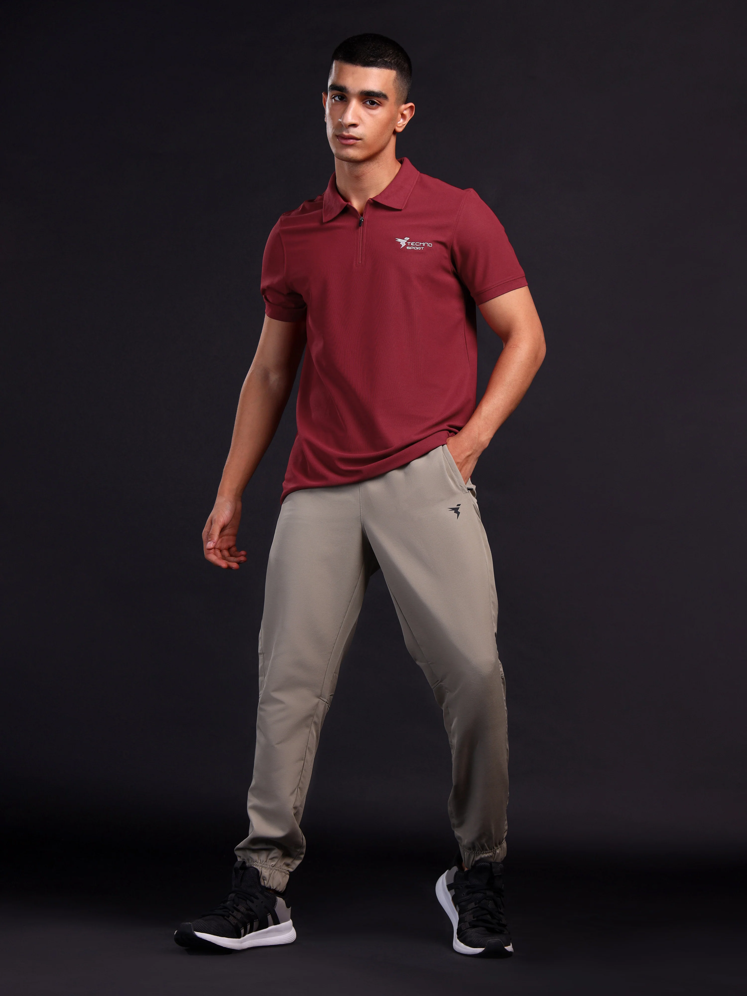 Men Solid Slim Fit Polo T-shirt with MATPIQ - Image 4