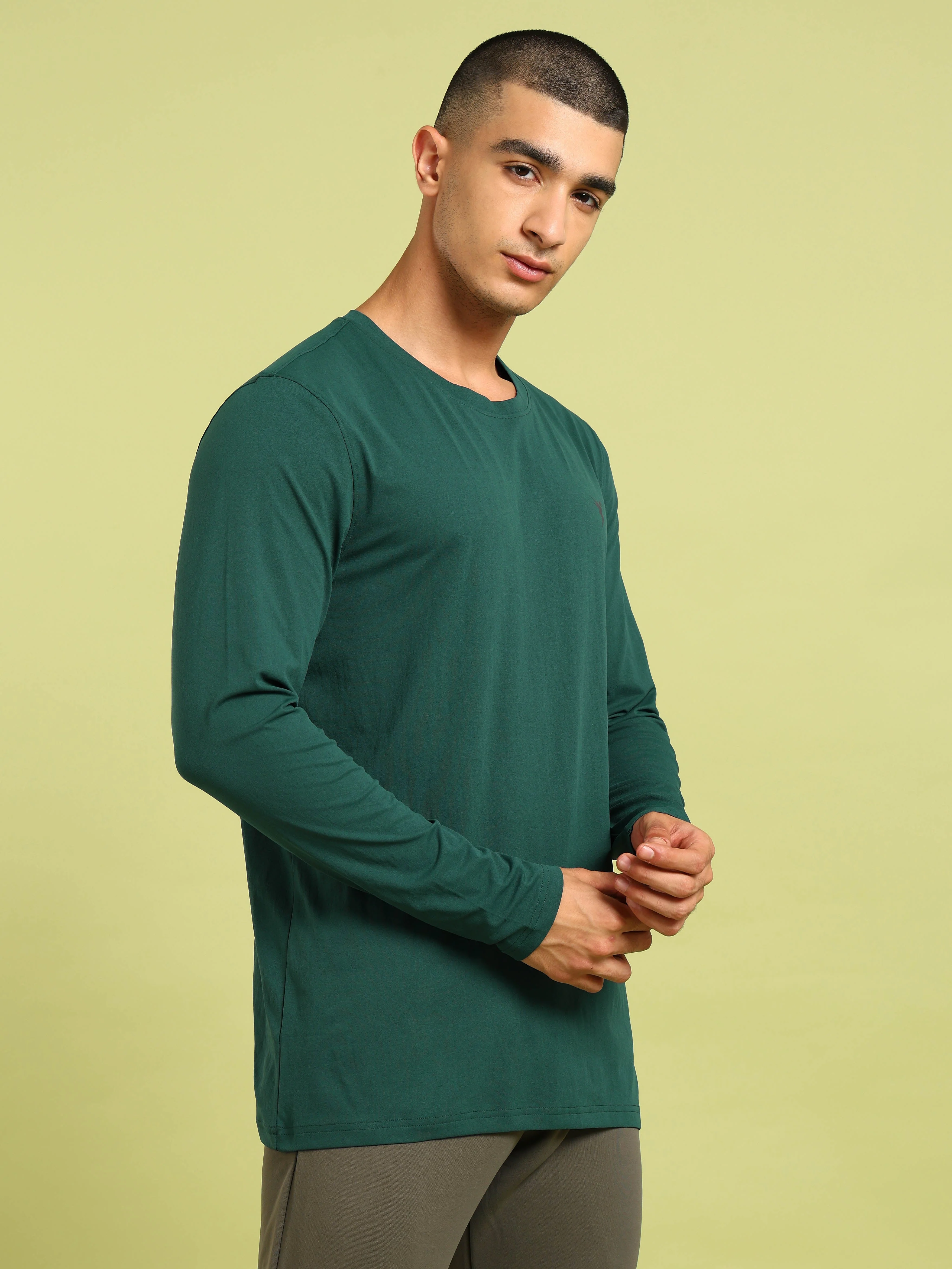 Men Solid Slim Fit Round Neck Sports T-shirt with COTFLEX - Image 3