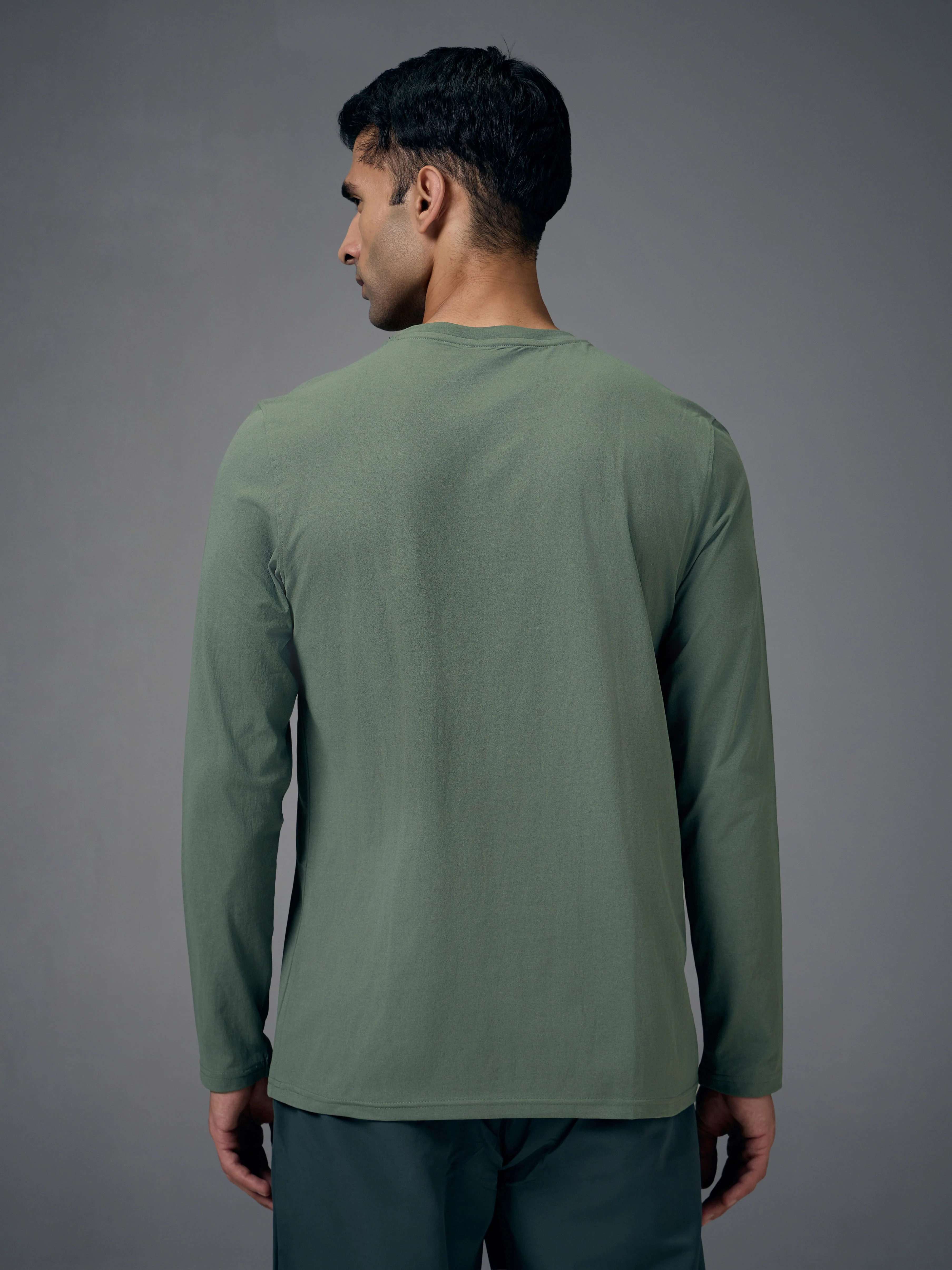 Men Solid Slim Fit Round Neck Sports T-shirt with COTFLEX - Image 3