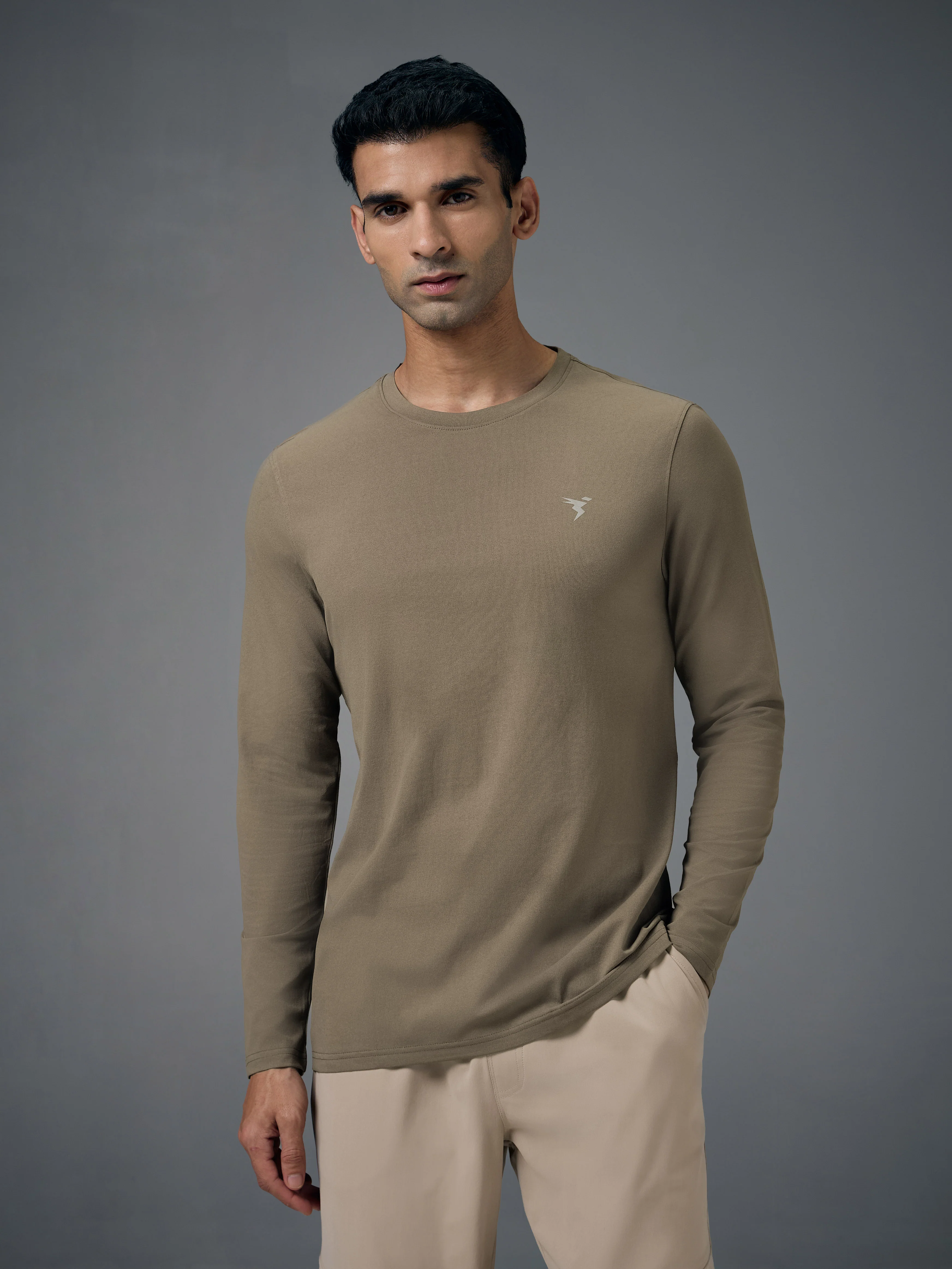 Men Solid Slim Fit Round Neck Sports T-shirt with COTFLEX - Image 2