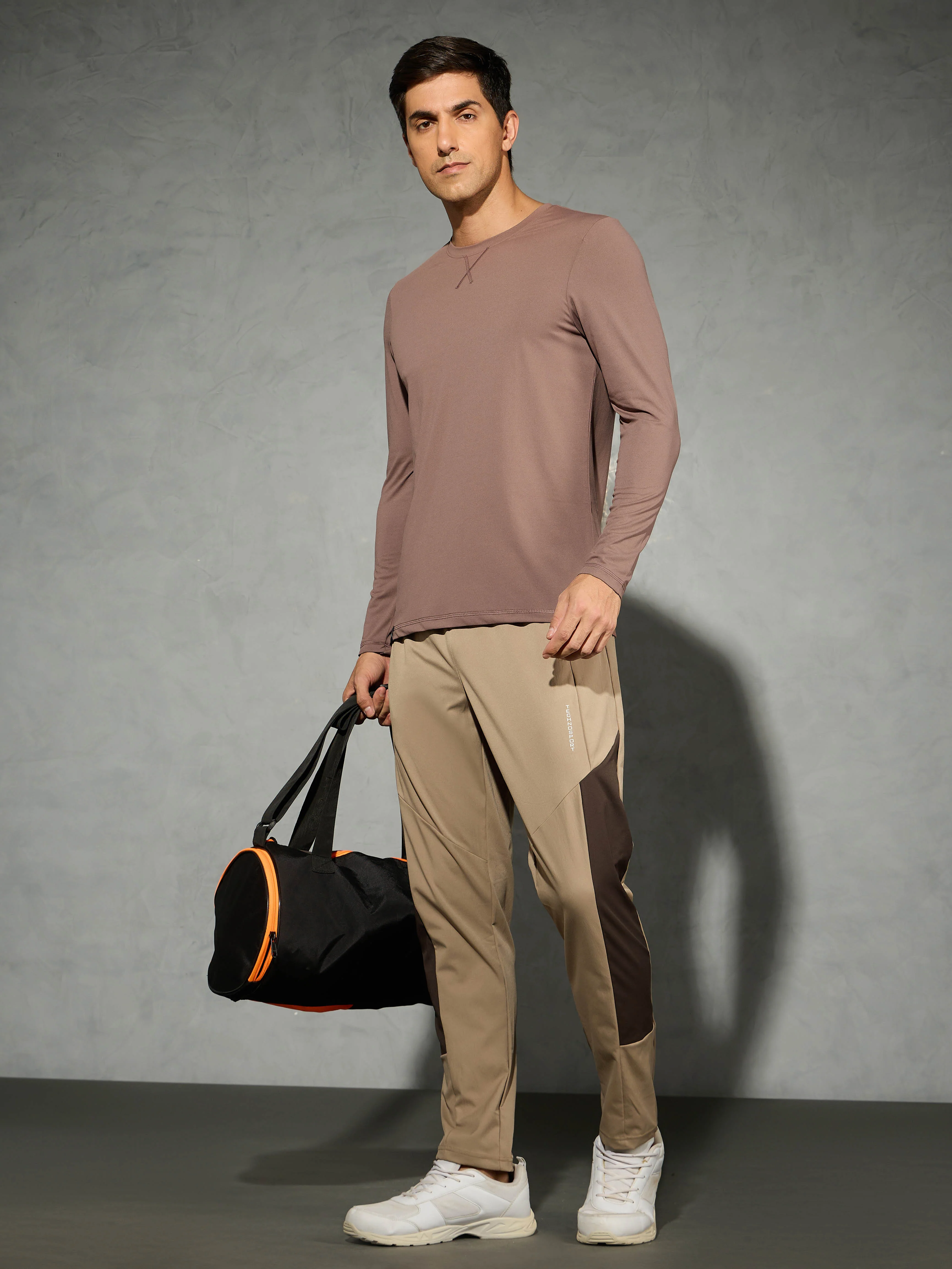 Men Solid Slim Fit Round Neck Sports T-shirt with COTFLEX - Image 5