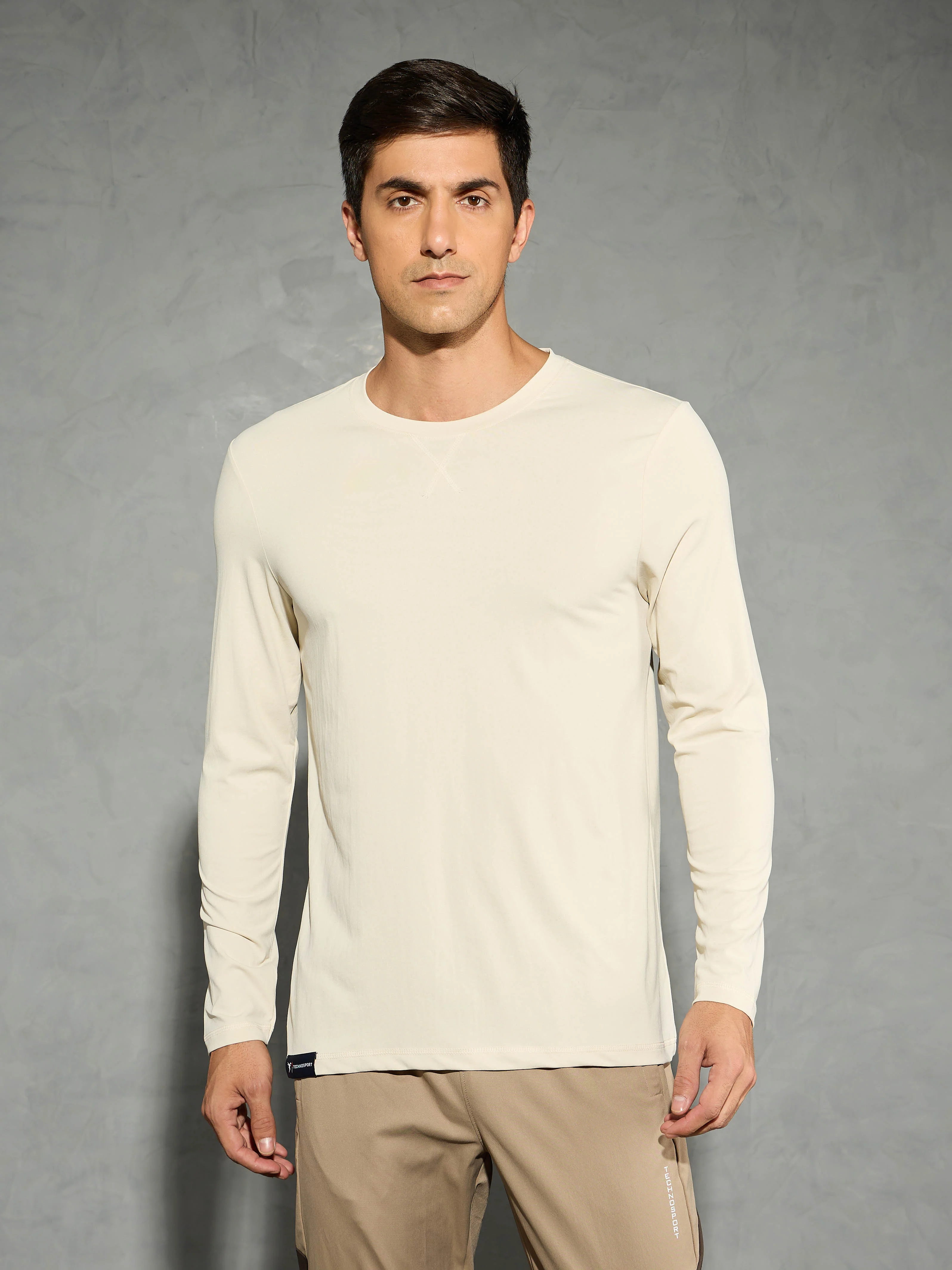 Men Solid Slim Fit Round Neck Sports T-shirt with COTFLEX - Image 2